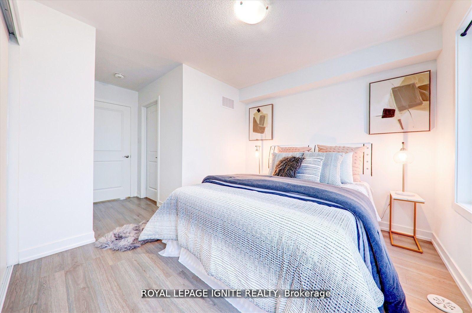 Photo 23 of 167 Downsview Park Boulevard, North York, Downsview-Roding-CFB — HOMEH