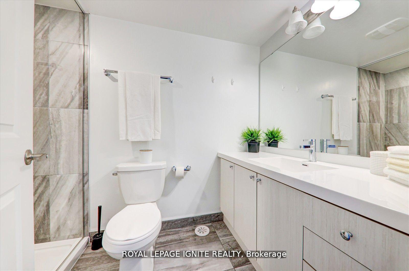 Photo 24 of 167 Downsview Park Boulevard, North York, Downsview-Roding-CFB — HOMEH