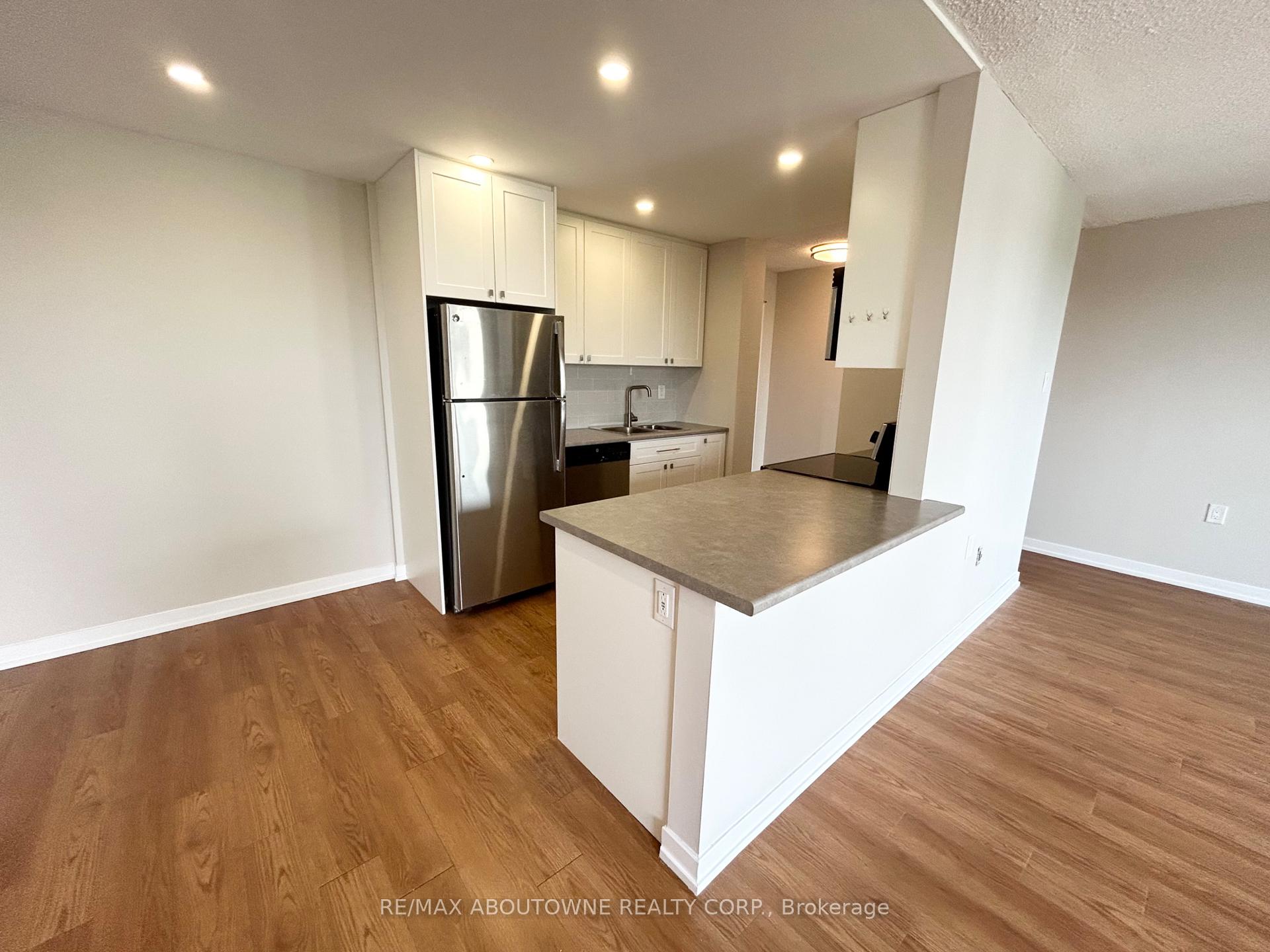 Photo 3 of Unit 904, 82 Millside Drive, Milton, Old Milton — HOMEH