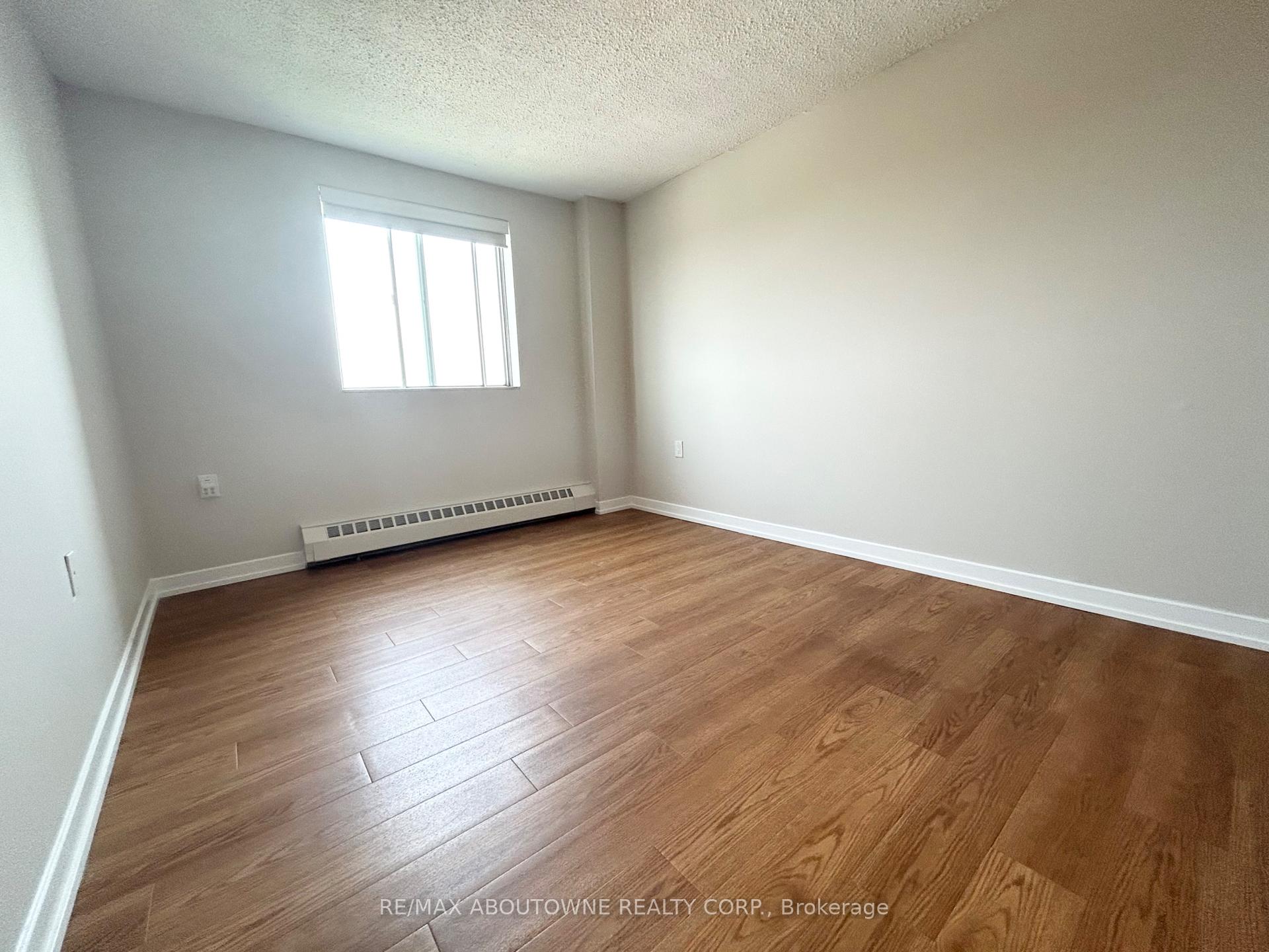 Photo 11 of Unit 904, 82 Millside Drive, Milton, Old Milton — HOMEH