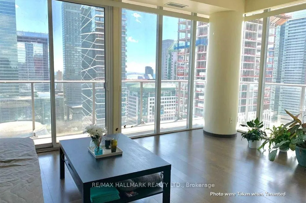Photo 7 of Unit 2703, 126 Simcoe Street, Toronto, Waterfront Communities — HOMEH
