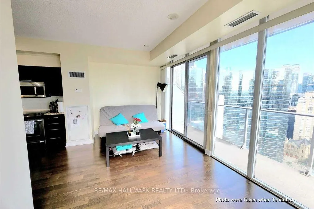 Photo 8 of Unit 2703, 126 Simcoe Street, Toronto, Waterfront Communities — HOMEH