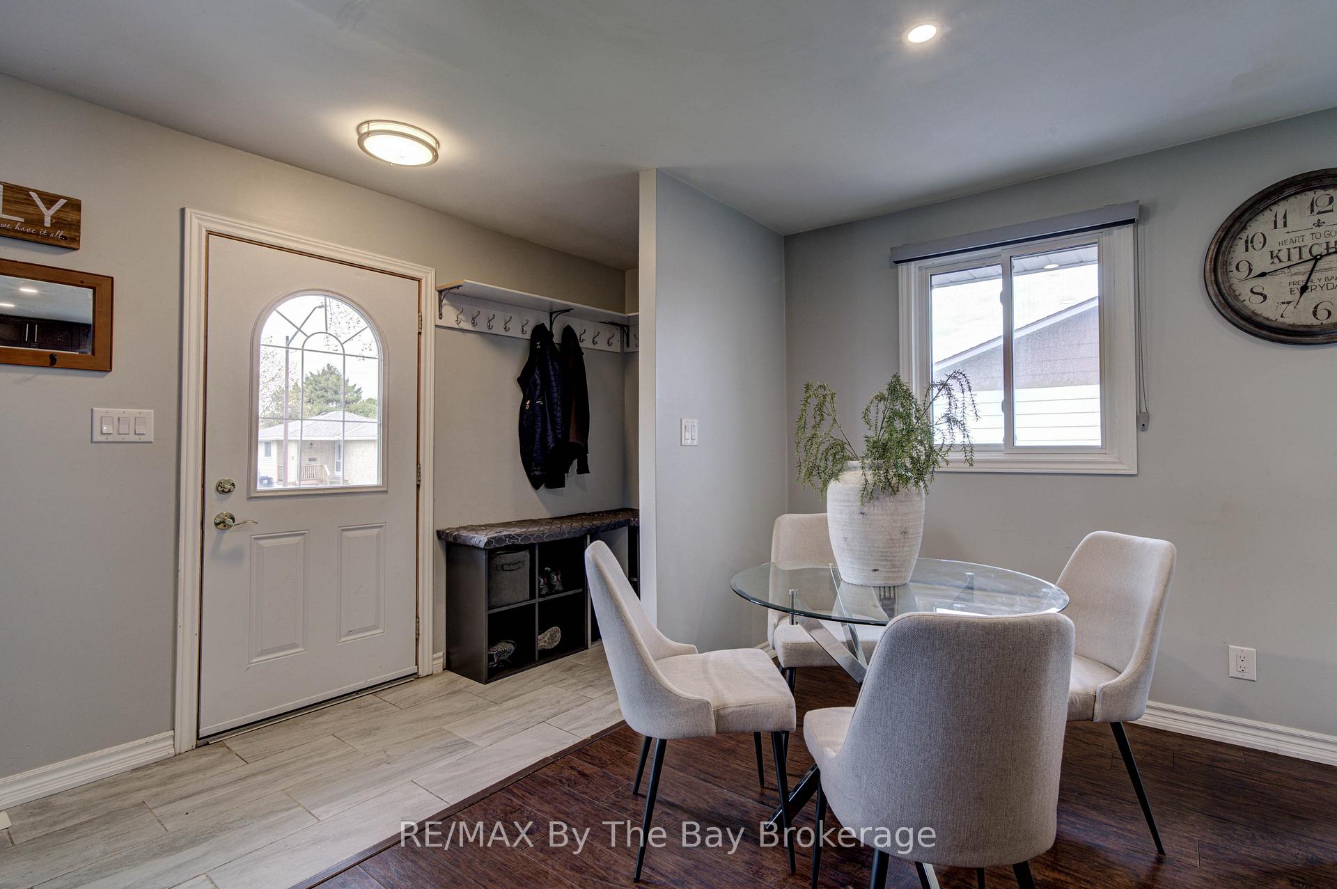 Photo 6 of 4 Watts Crescent, Collingwood — HOMEH