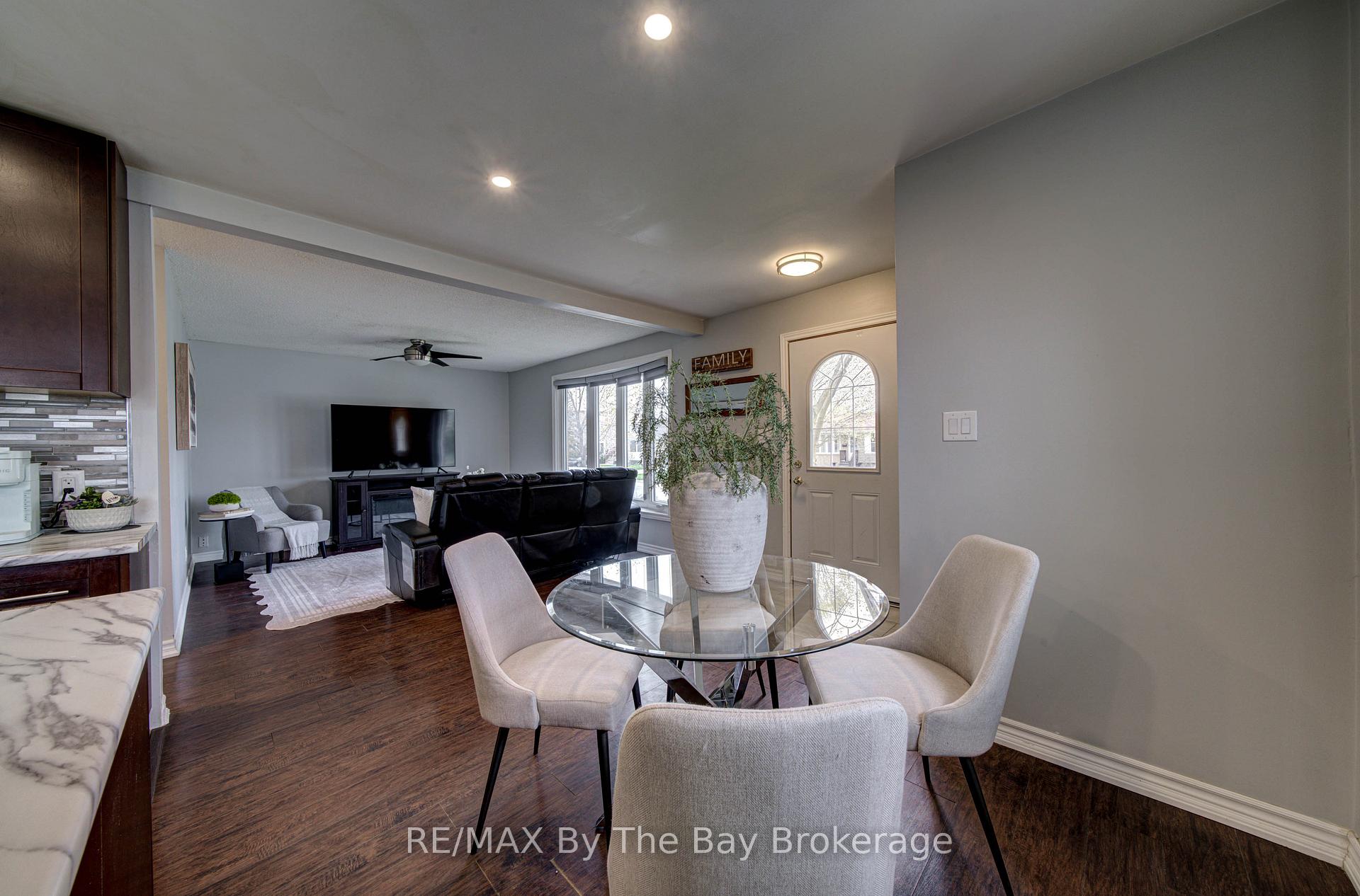 Photo 8 of 4 Watts Crescent, Collingwood — HOMEH