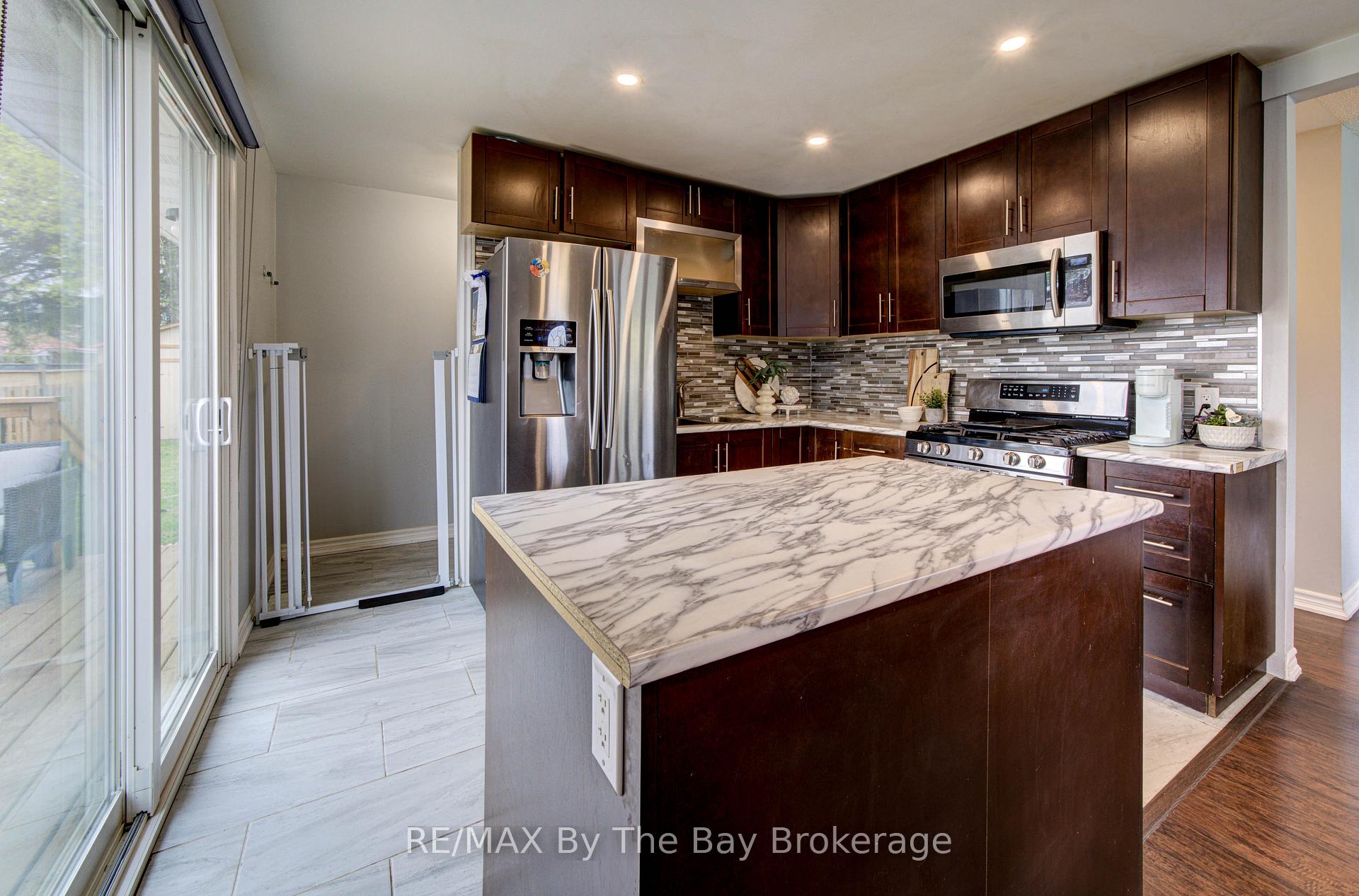 Photo 11 of 4 Watts Crescent, Collingwood — HOMEH