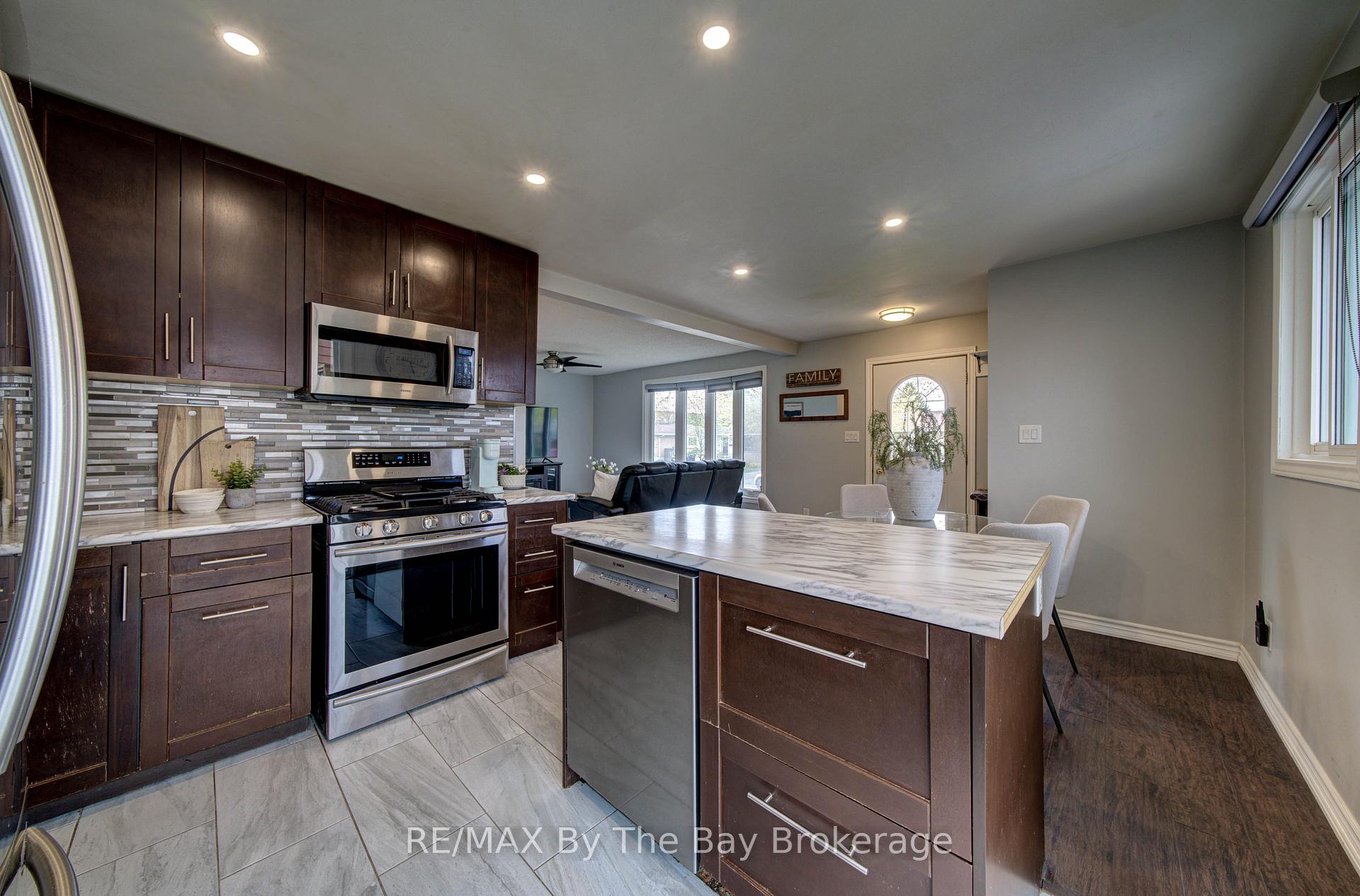 Photo 15 of 4 Watts Crescent, Collingwood — HOMEH