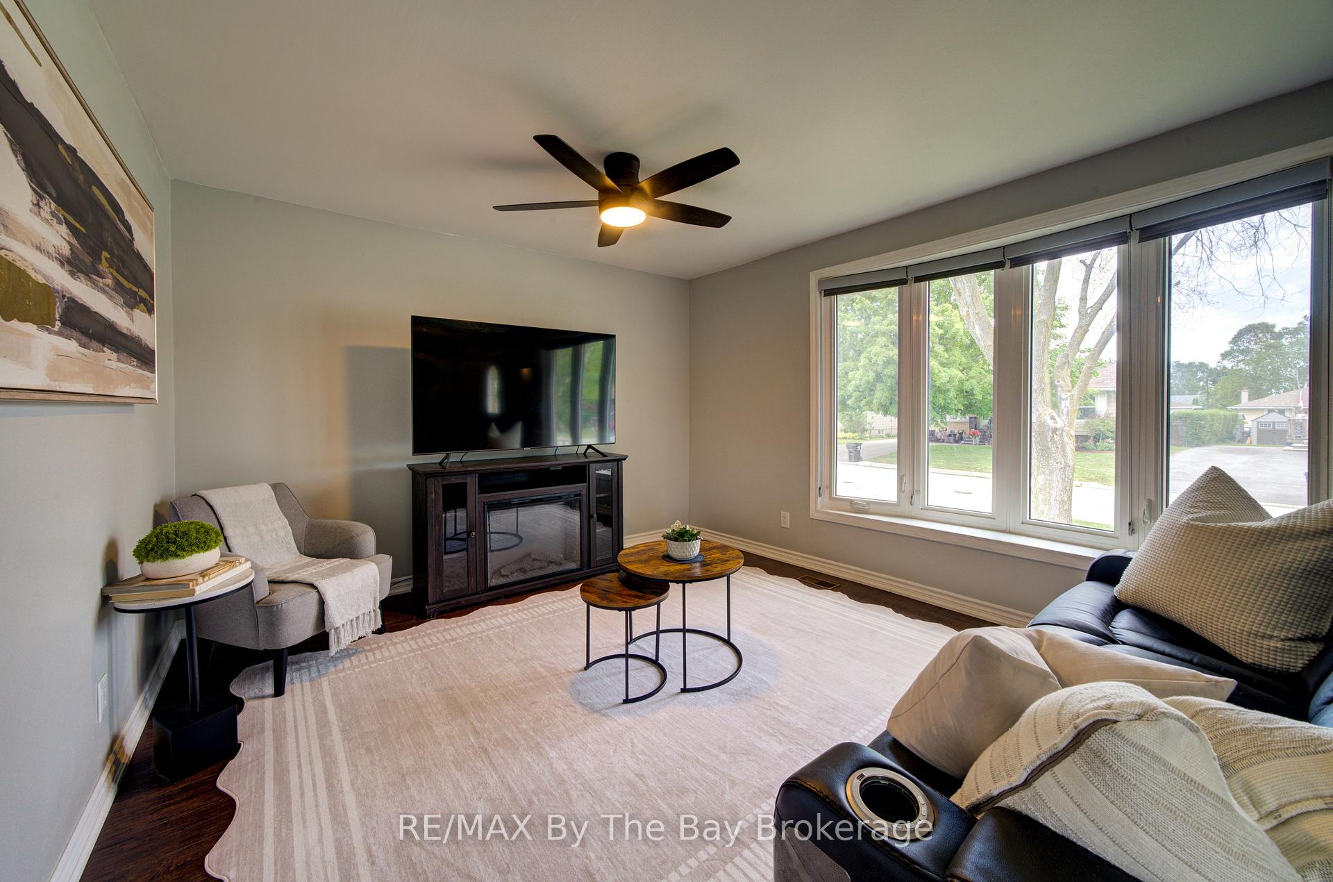 Photo 16 of 4 Watts Crescent, Collingwood — HOMEH