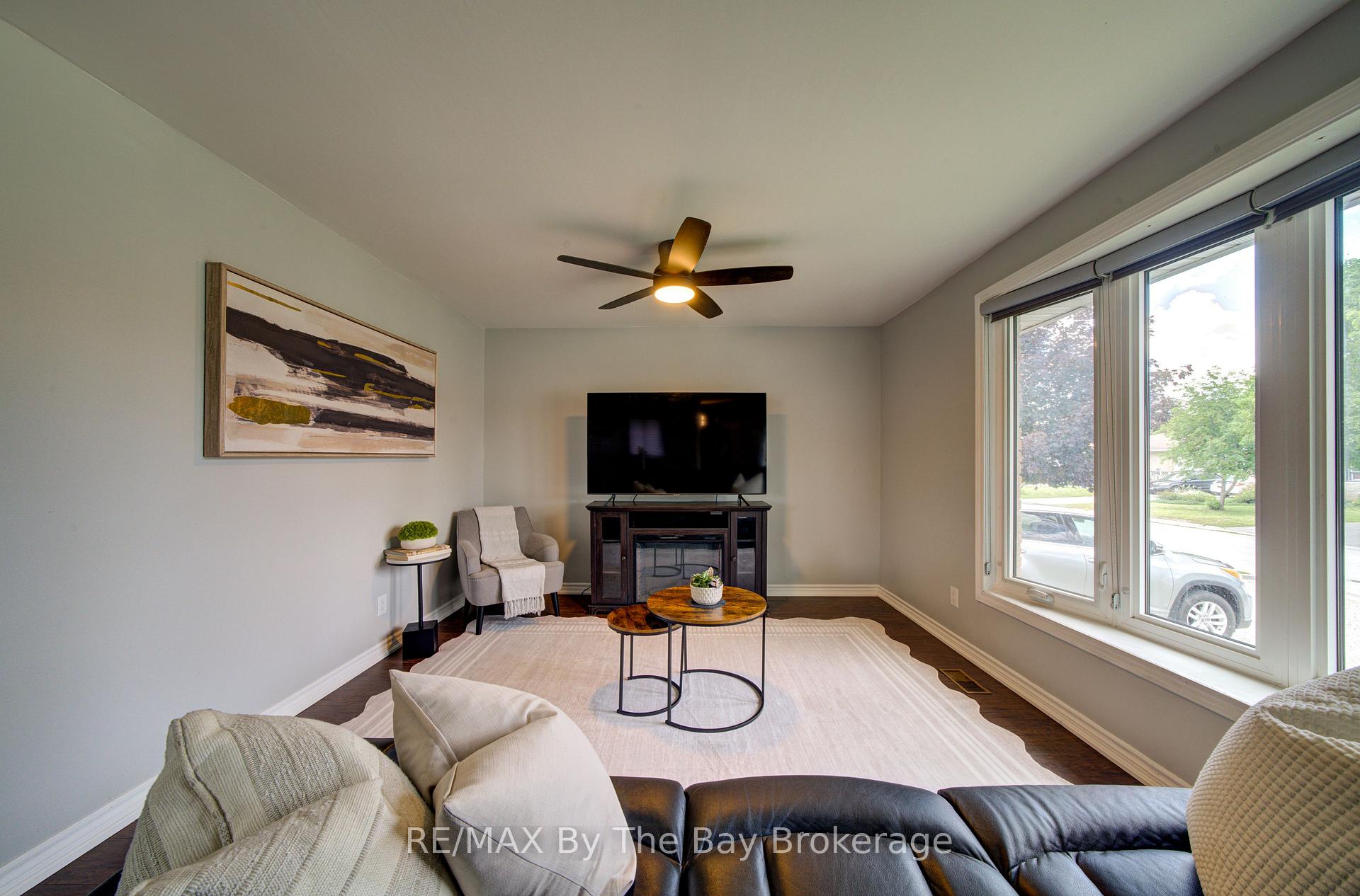 Photo 18 of 4 Watts Crescent, Collingwood — HOMEH