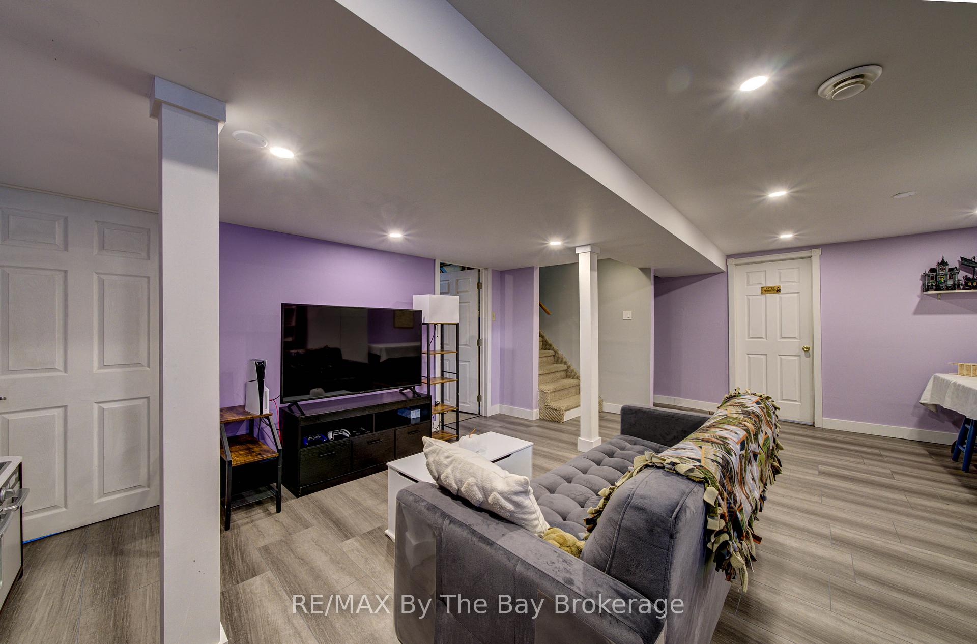 Photo 32 of 4 Watts Crescent, Collingwood — HOMEH