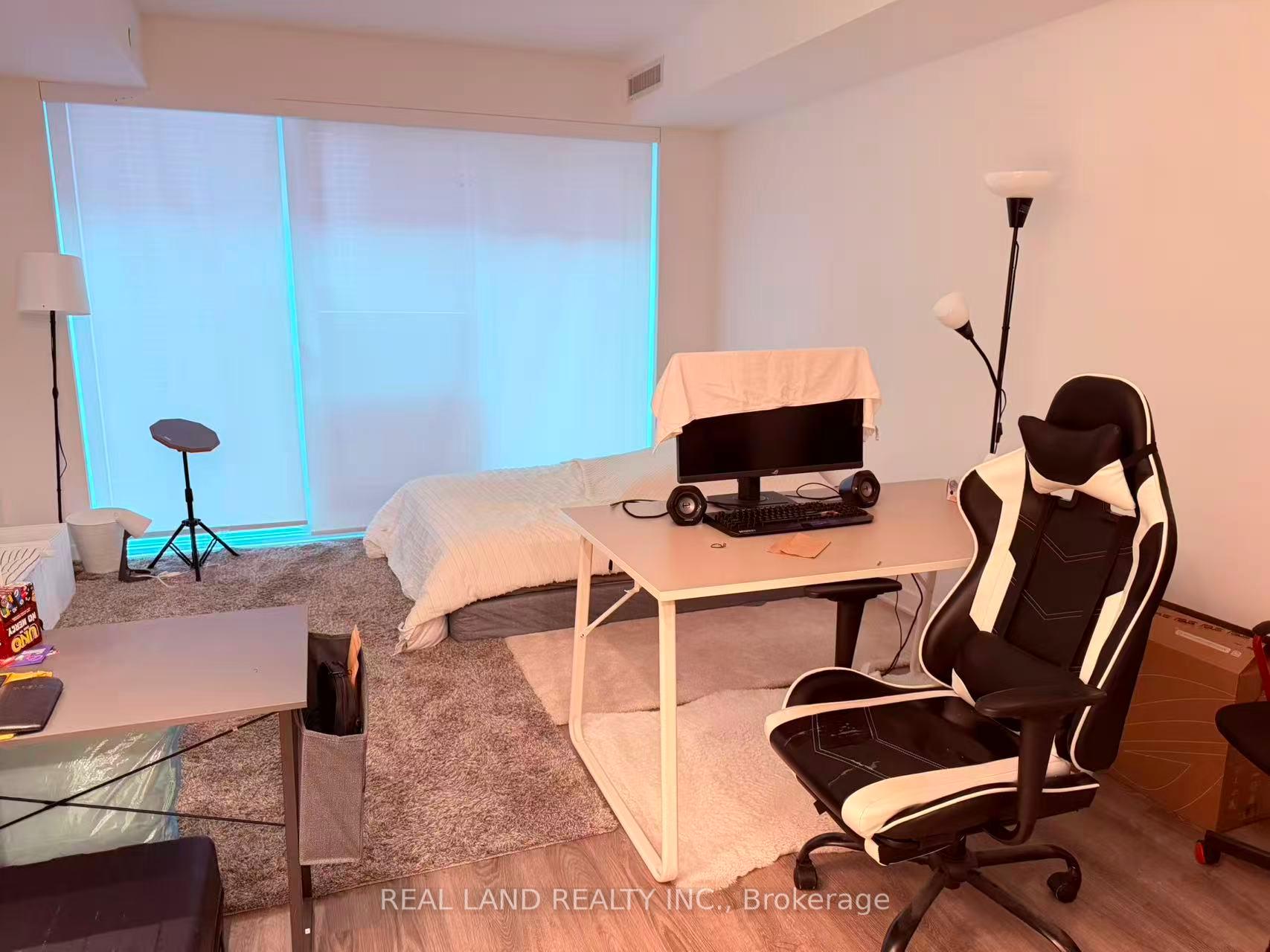 Photo 3 of Unit 609, 771 Yonge Street, Toronto, The Annex — HOMEH