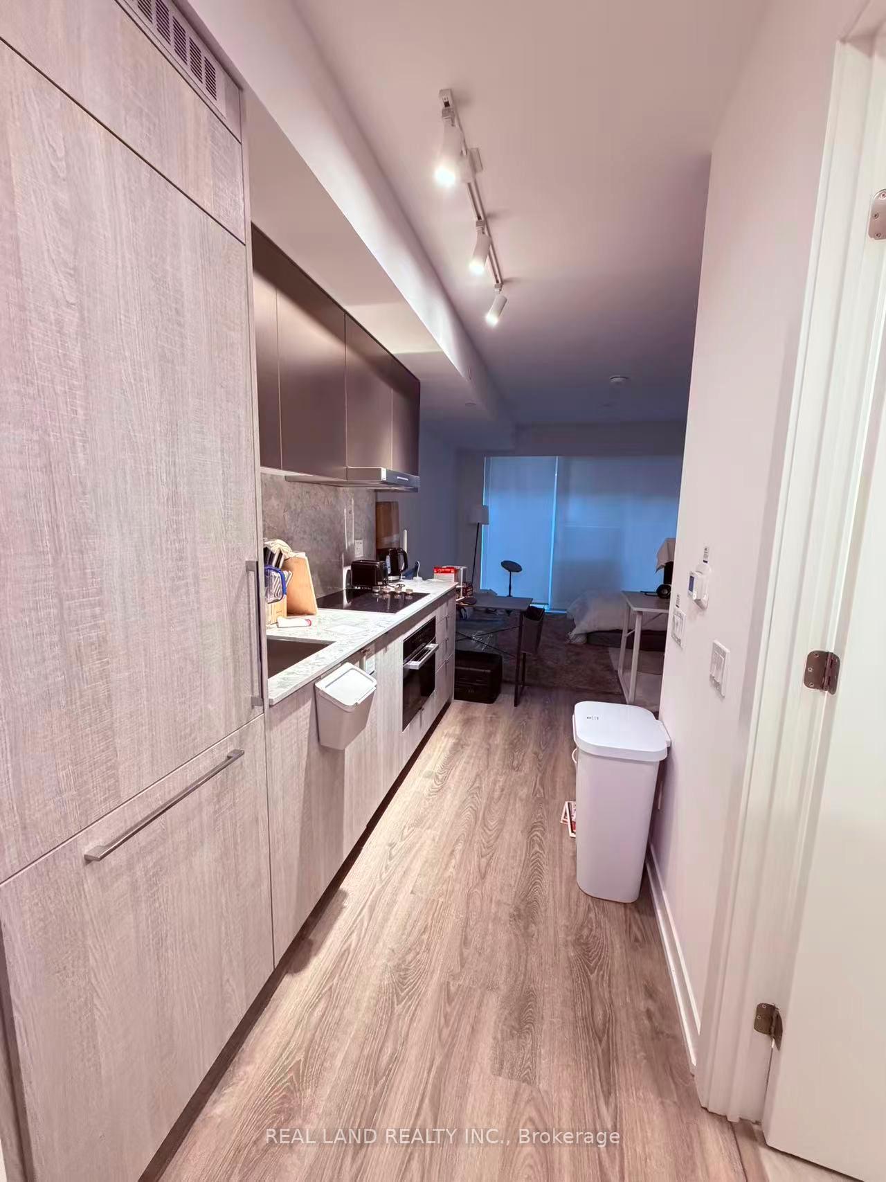 Photo 5 of Unit 609, 771 Yonge Street, Toronto, The Annex — HOMEH
