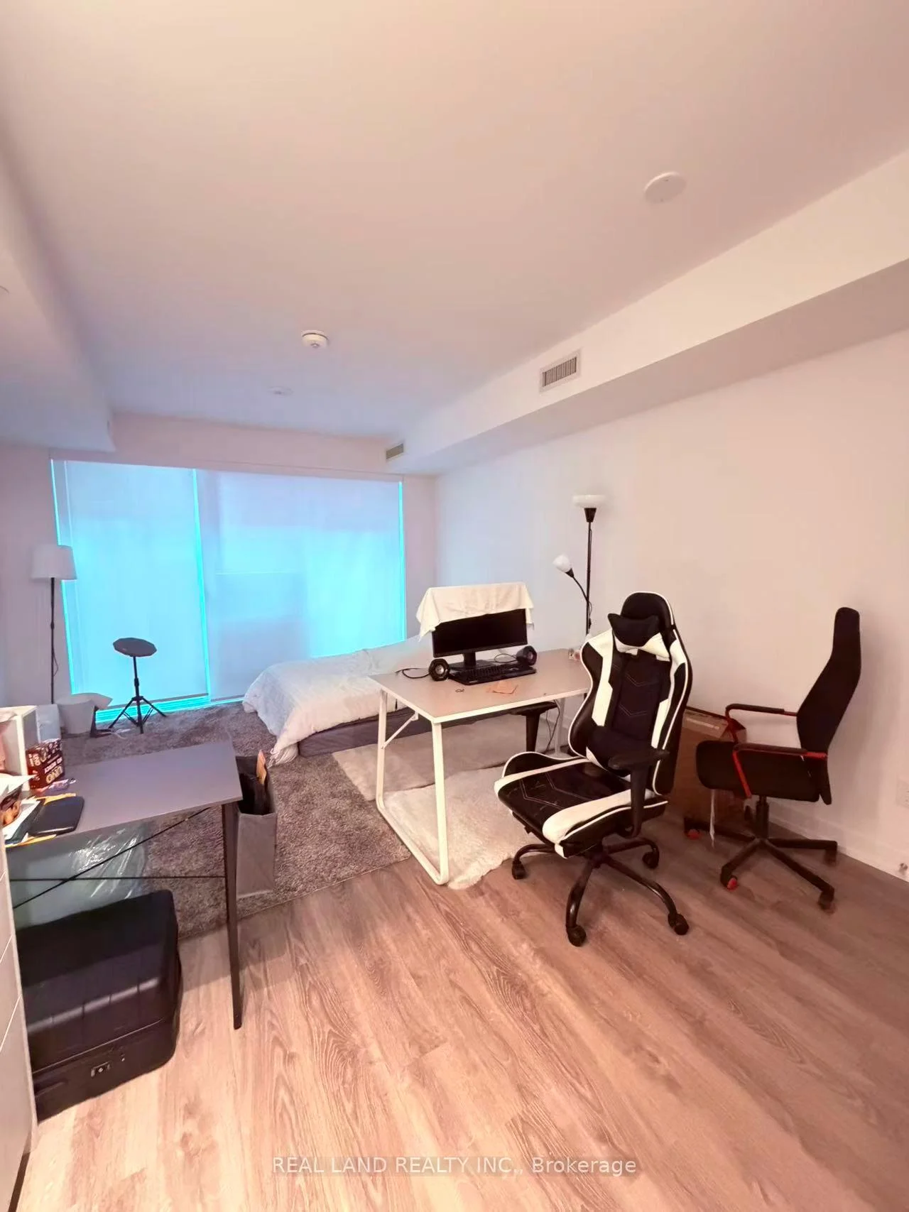 Photo 7 of Unit 609, 771 Yonge Street, Toronto, The Annex — HOMEH