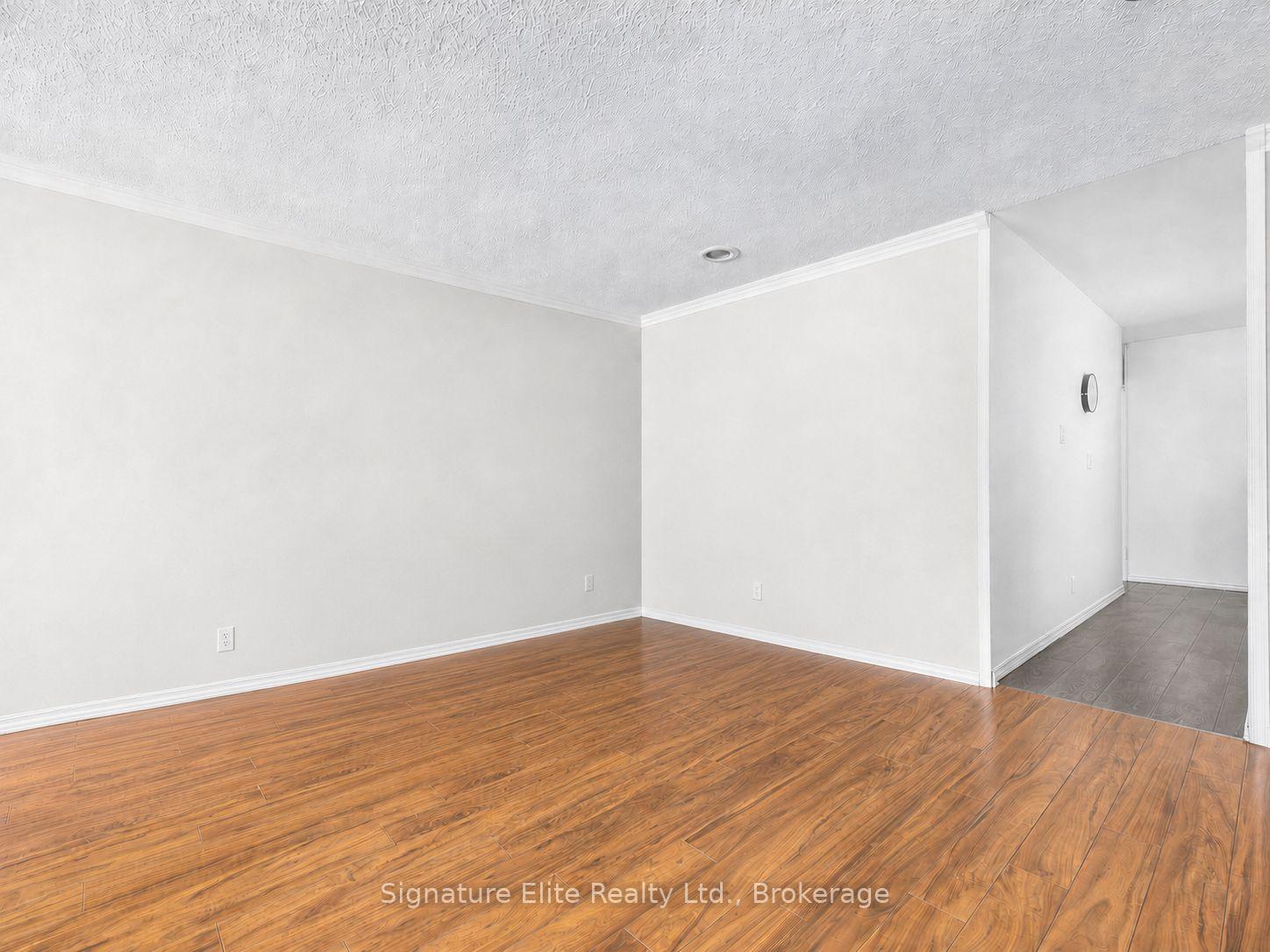 Photo 8 of 44 Westbourne Avenue, Scarborough, Clairlea-Birchmount — HOMEH