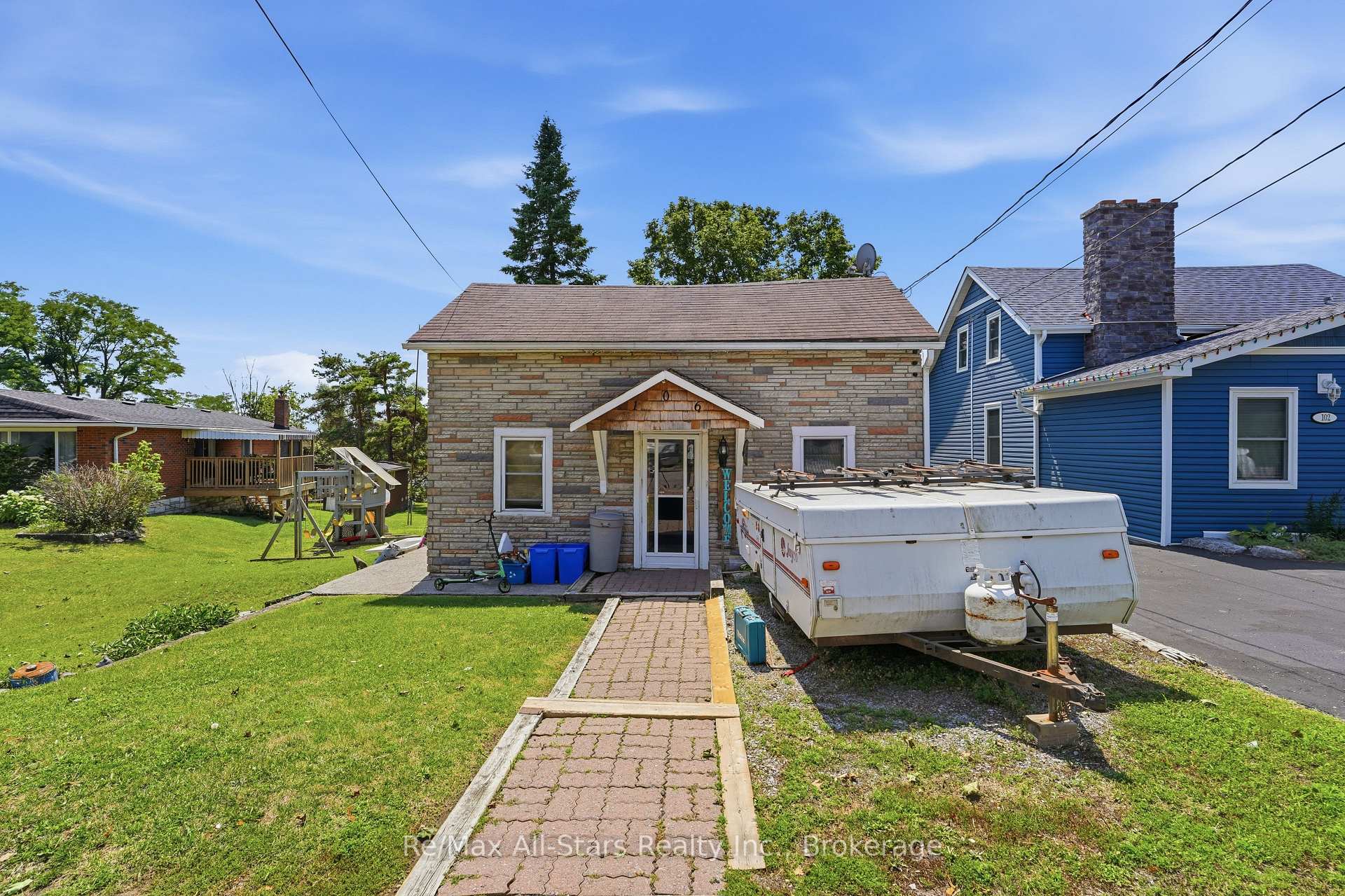 Photo 1 of 106 Bond Street E, Kawartha Lakes, Fenelon Falls — HOMEH