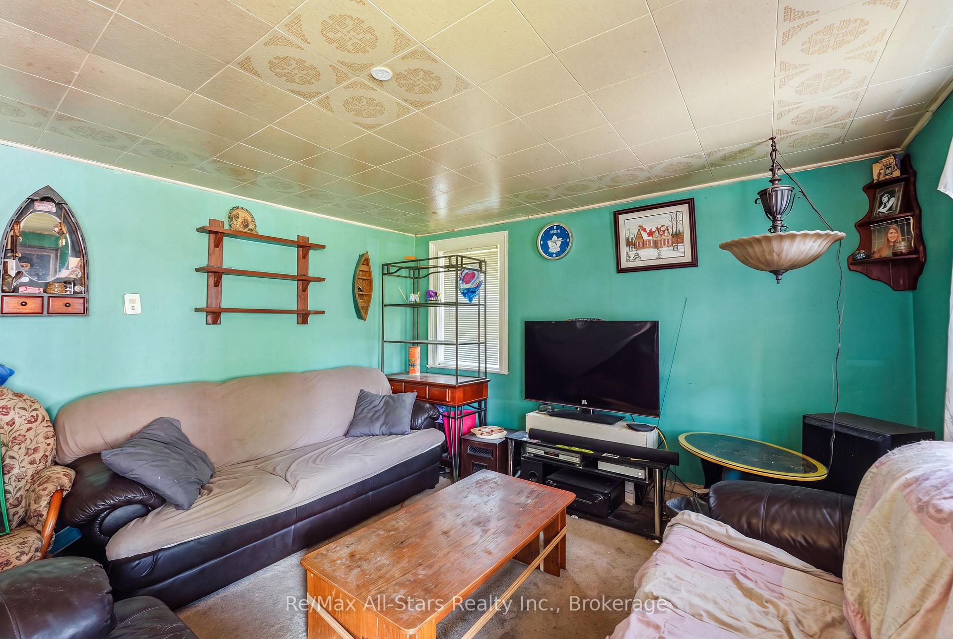 Photo 11 of 106 Bond Street E, Kawartha Lakes, Fenelon Falls — HOMEH