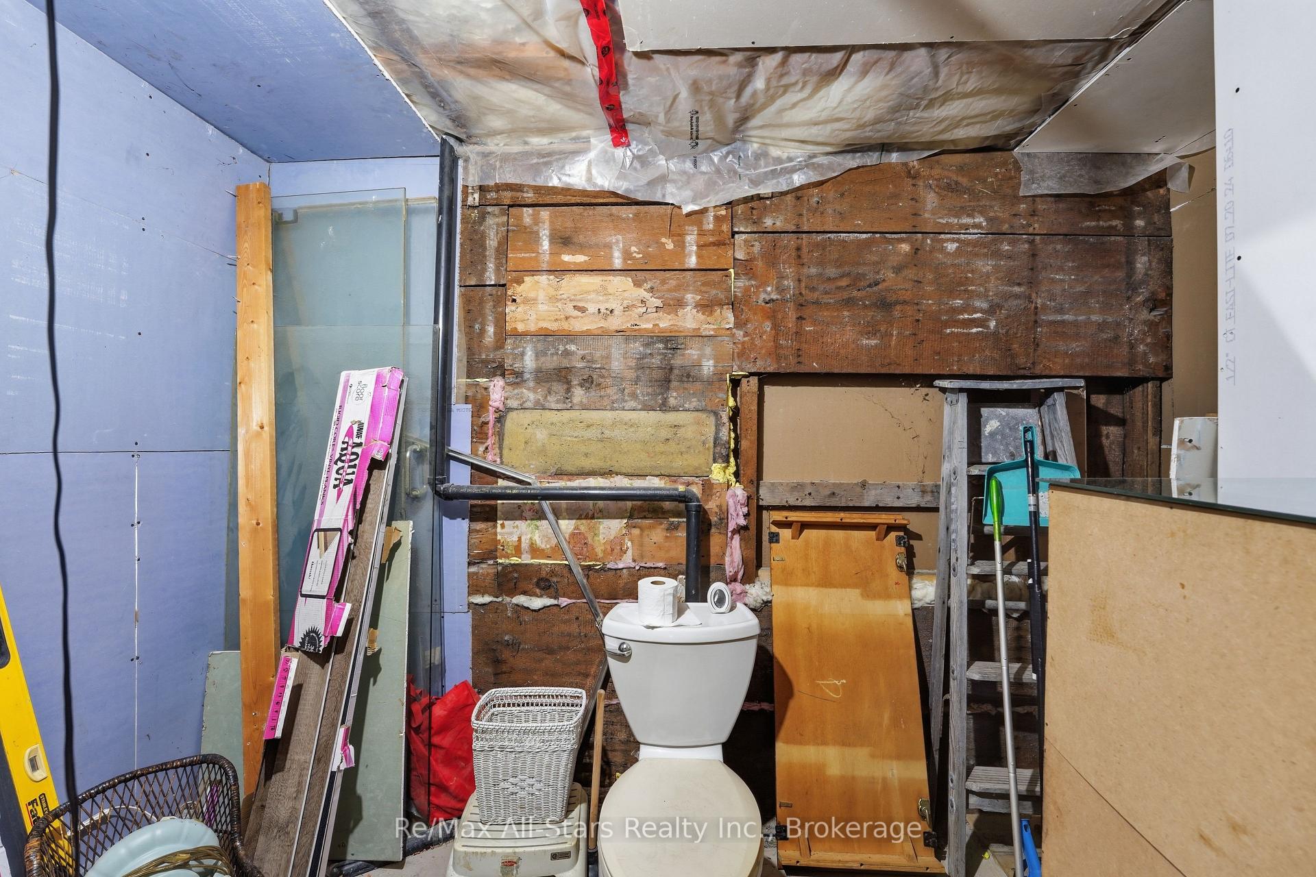 Photo 16 of 106 Bond Street E, Kawartha Lakes, Fenelon Falls — HOMEH