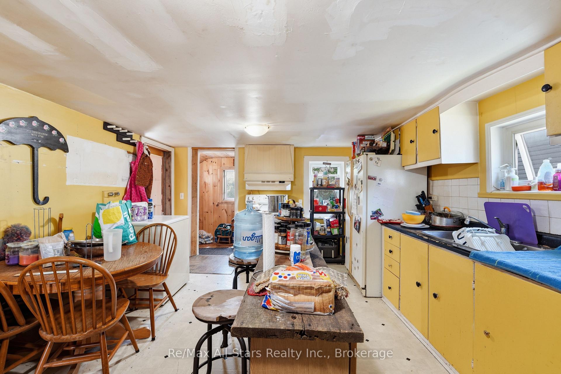 Photo 20 of 106 Bond Street E, Kawartha Lakes, Fenelon Falls — HOMEH