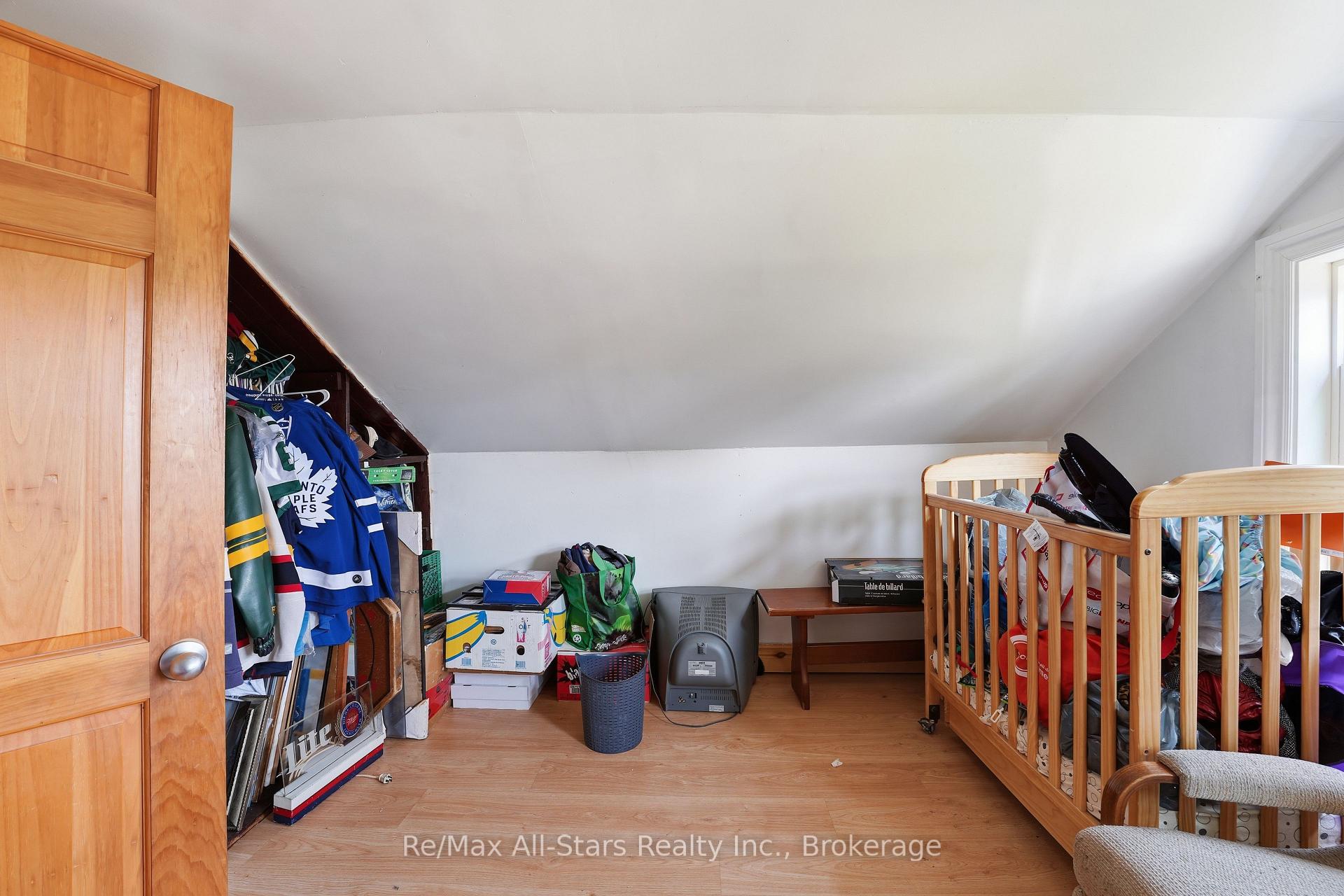 Photo 24 of 106 Bond Street E, Kawartha Lakes, Fenelon Falls — HOMEH