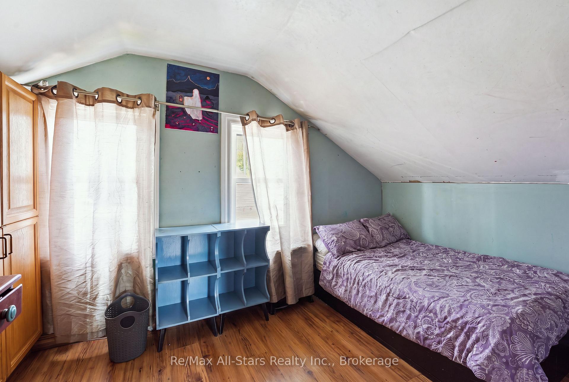 Photo 26 of 106 Bond Street E, Kawartha Lakes, Fenelon Falls — HOMEH