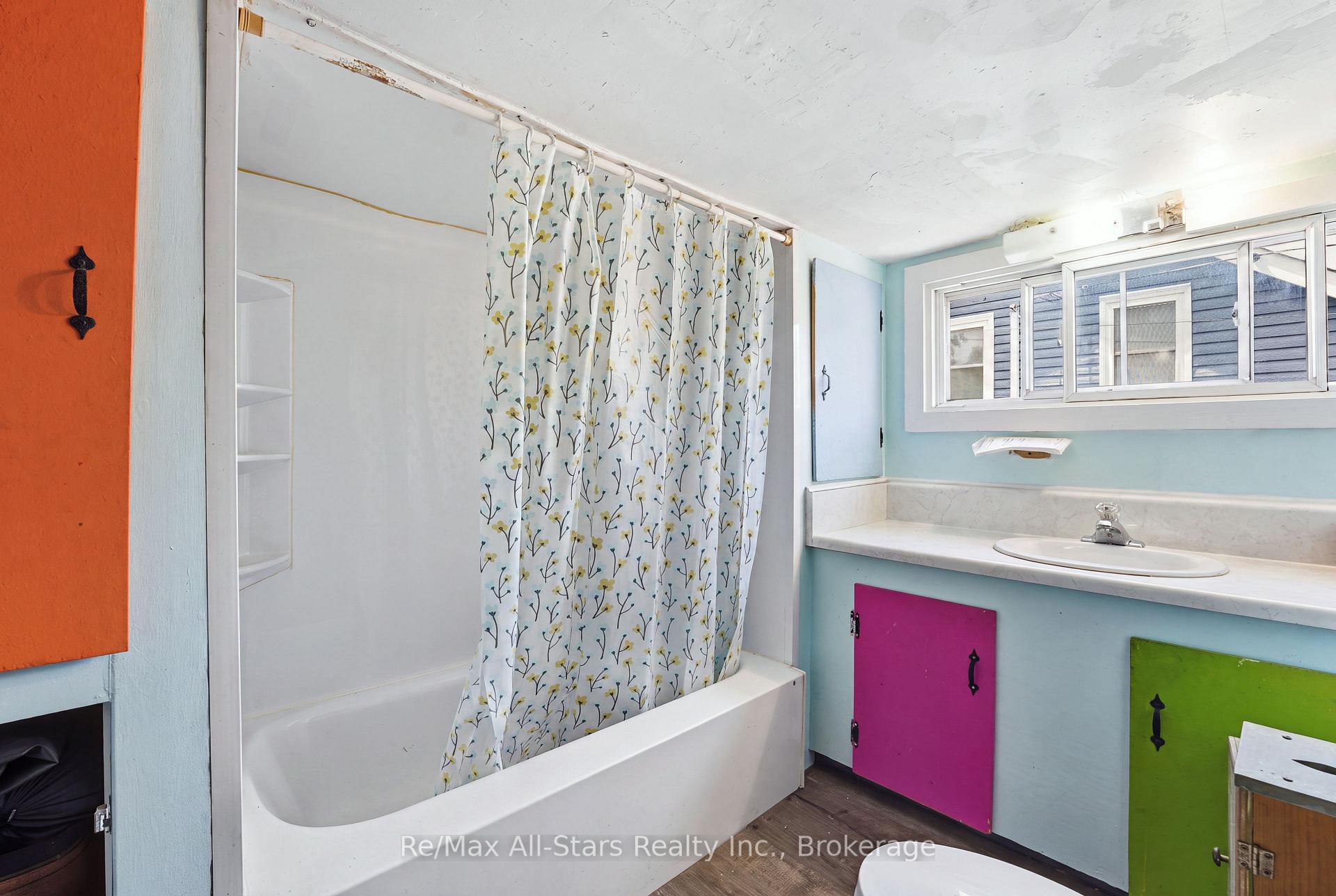 Photo 29 of 106 Bond Street E, Kawartha Lakes, Fenelon Falls — HOMEH