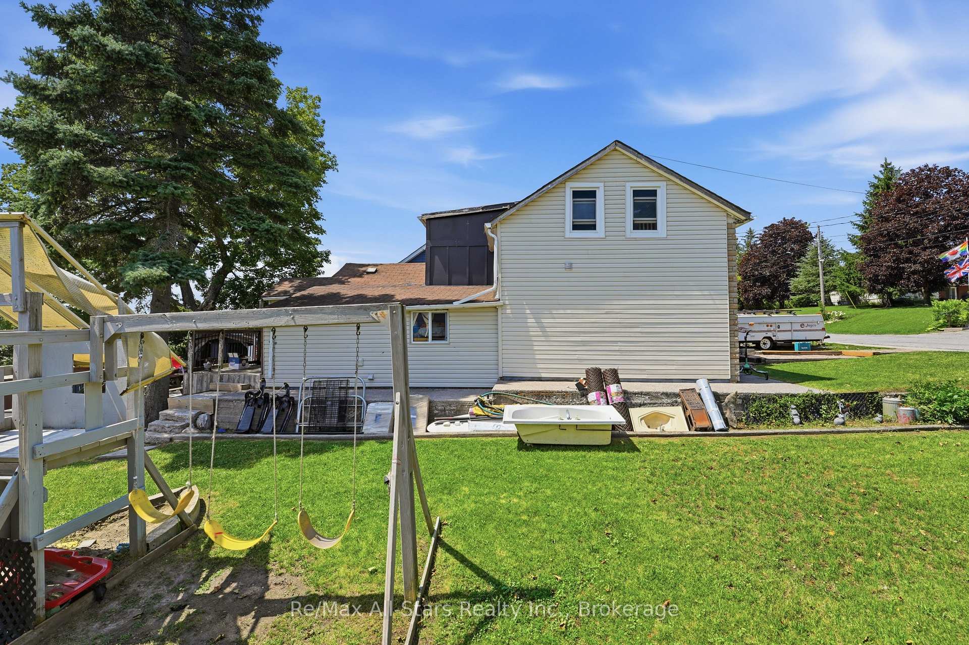 Photo 32 of 106 Bond Street E, Kawartha Lakes, Fenelon Falls — HOMEH