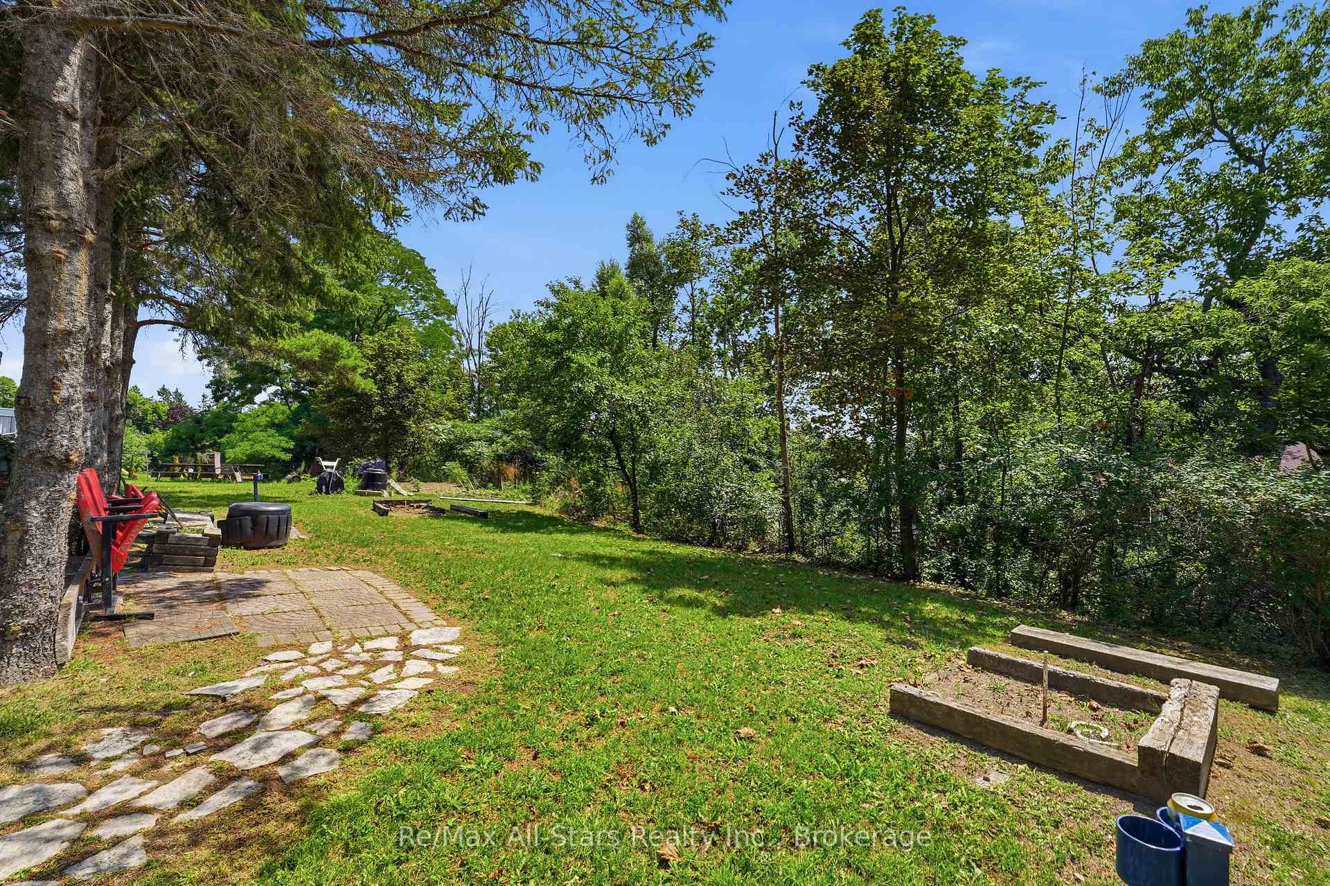 Photo 38 of 106 Bond Street E, Kawartha Lakes, Fenelon Falls — HOMEH