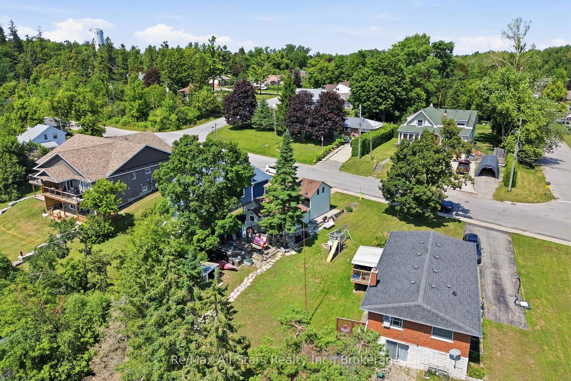 Photo 42 of 106 Bond Street E, Kawartha Lakes, Fenelon Falls — HOMEH