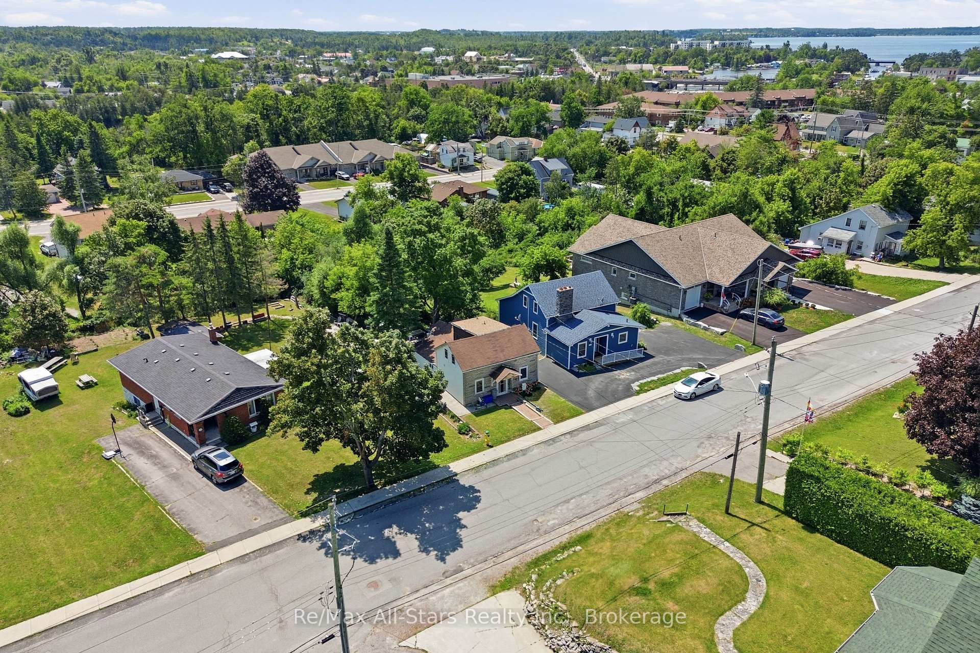 Photo 44 of 106 Bond Street E, Kawartha Lakes, Fenelon Falls — HOMEH