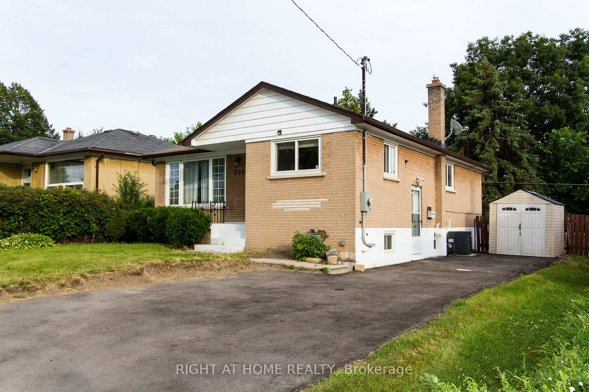 Front of 659 Shakespeare Avenue