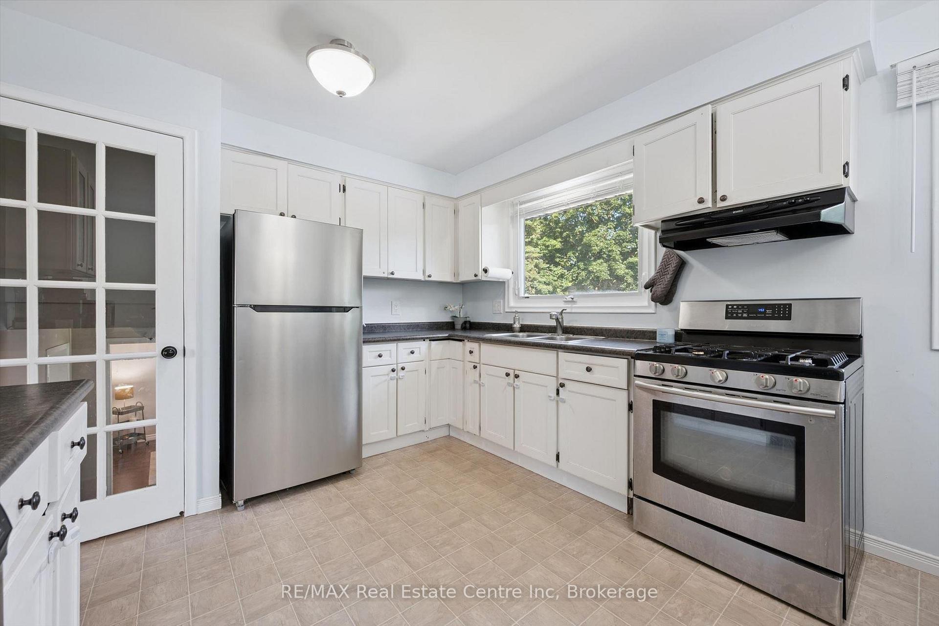 Photo 6 of 35 Golfview Road, Guelph, Victoria North — HOMEH