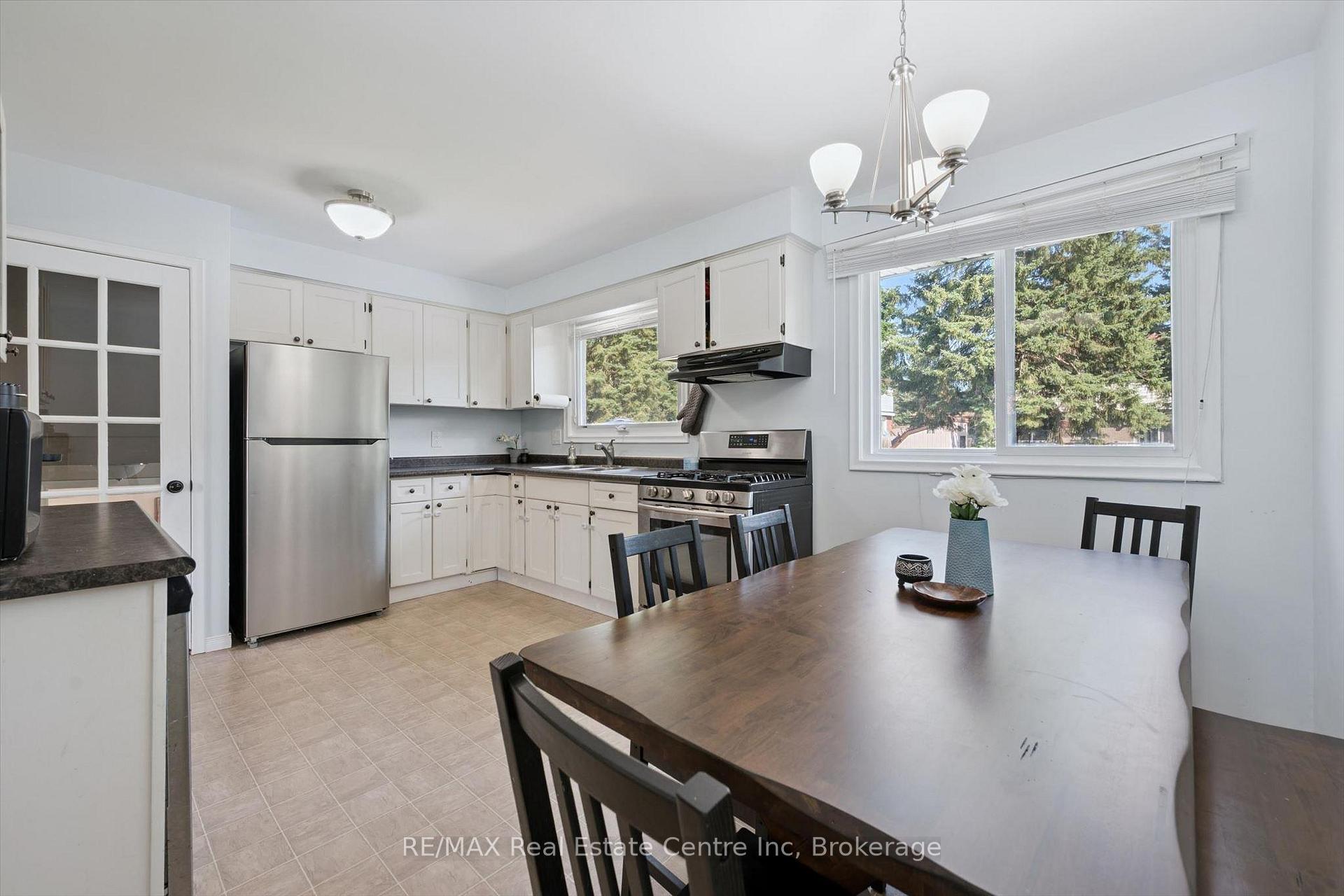 Photo 8 of 35 Golfview Road, Guelph, Victoria North — HOMEH