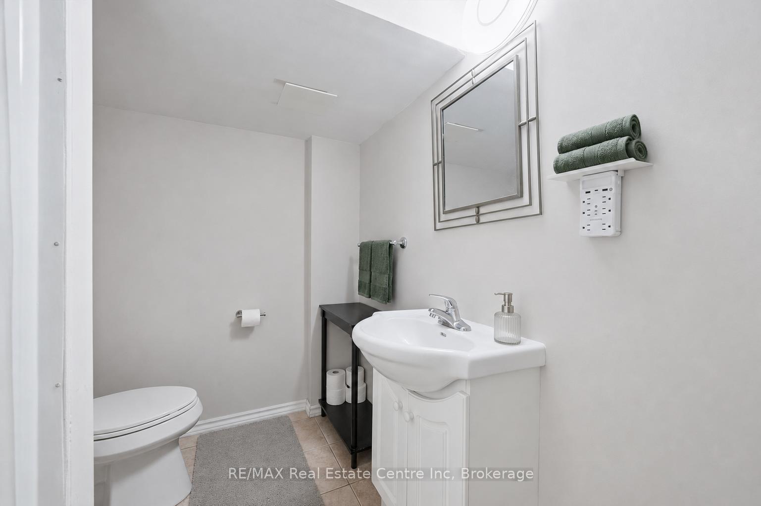 Photo 17 of 35 Golfview Road, Guelph, Victoria North — HOMEH