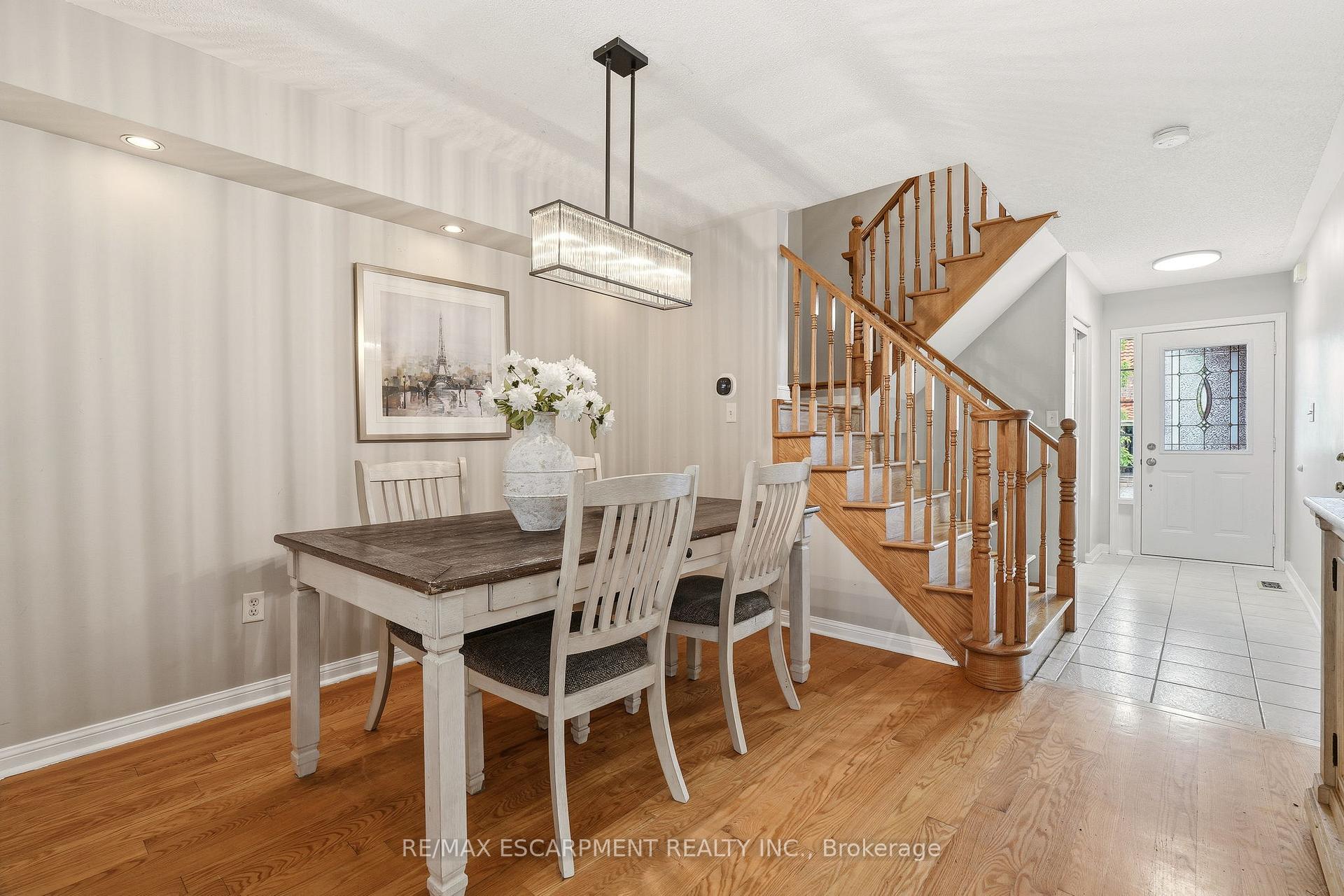 Photo 3 of 2463 Carberry Way, Oakville, Westmount — HOMEH
