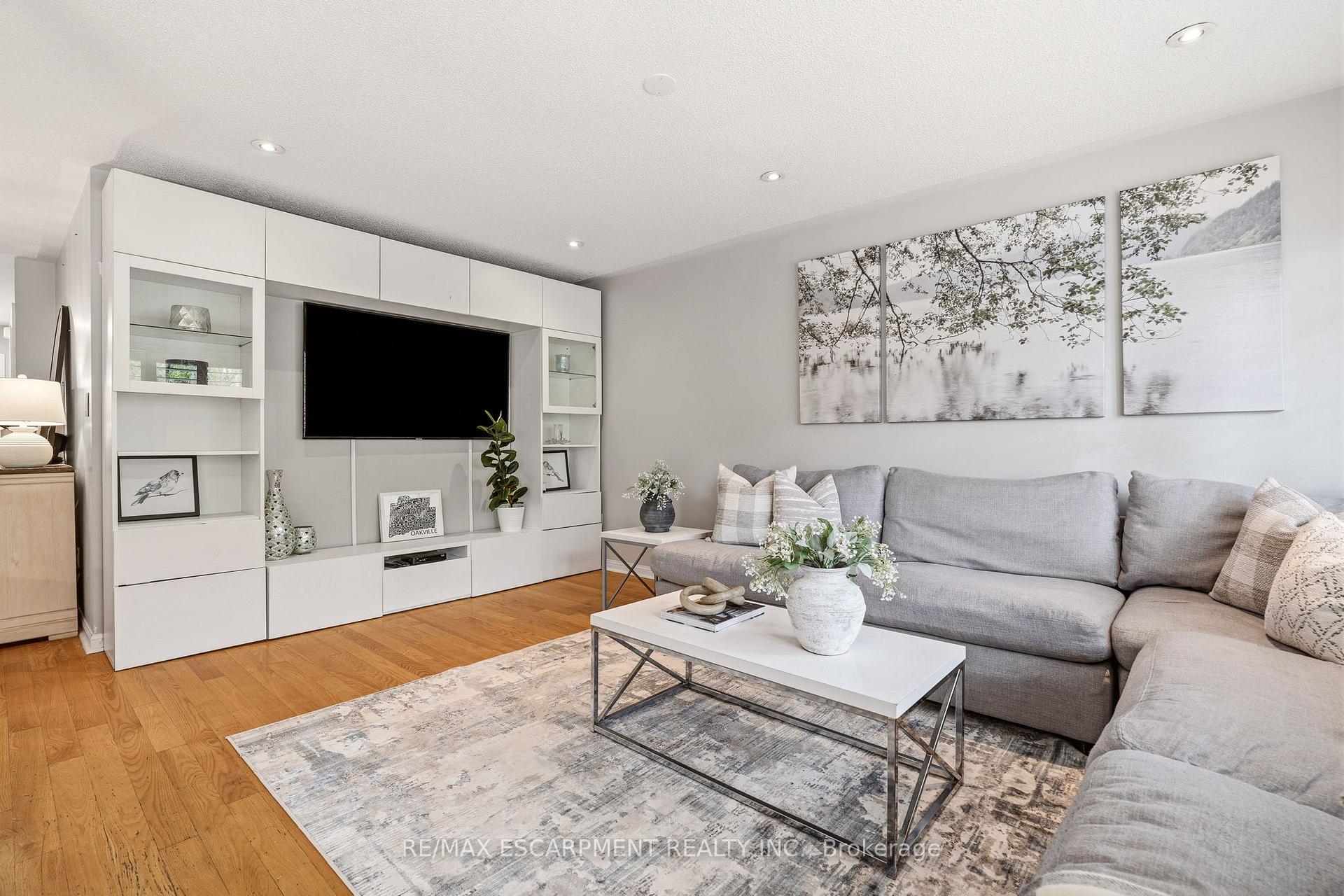 Photo 7 of 2463 Carberry Way, Oakville, Westmount — HOMEH