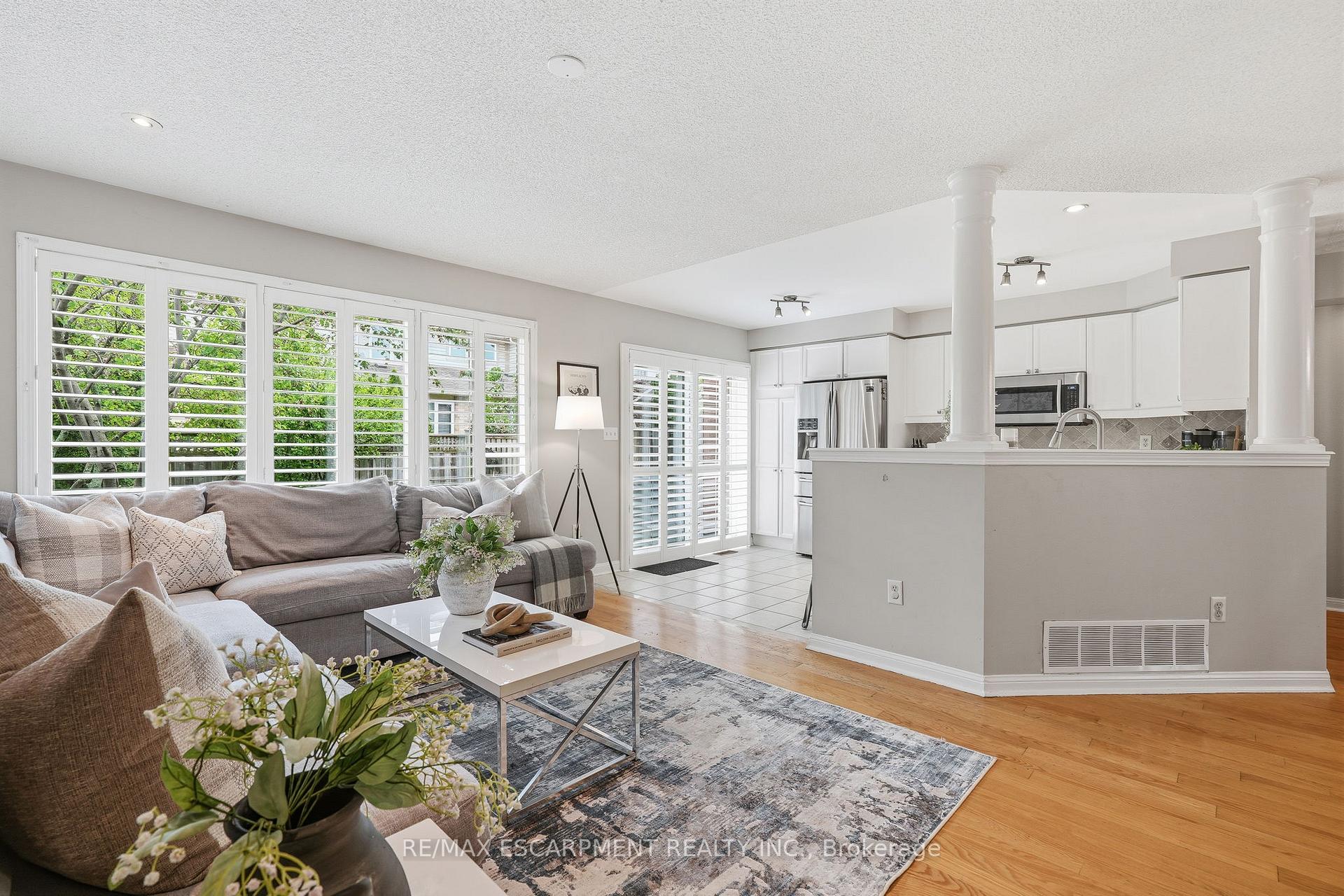 Photo 8 of 2463 Carberry Way, Oakville, Westmount — HOMEH
