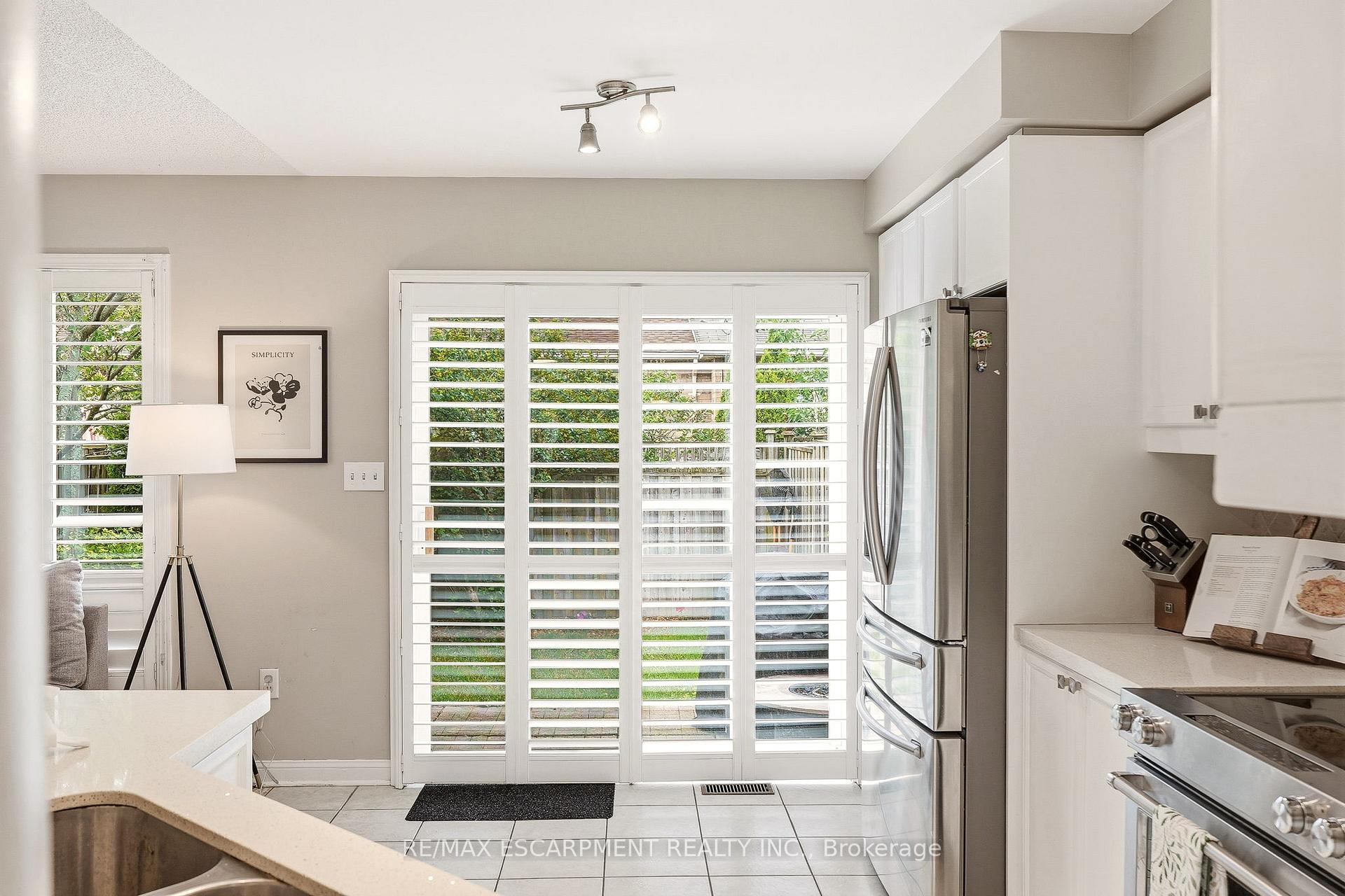 Photo 13 of 2463 Carberry Way, Oakville, Westmount — HOMEH
