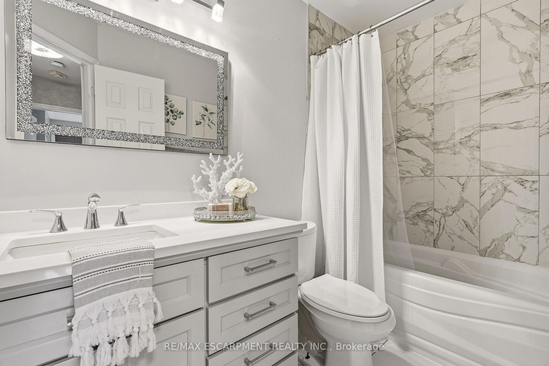 Photo 17 of 2463 Carberry Way, Oakville, Westmount — HOMEH