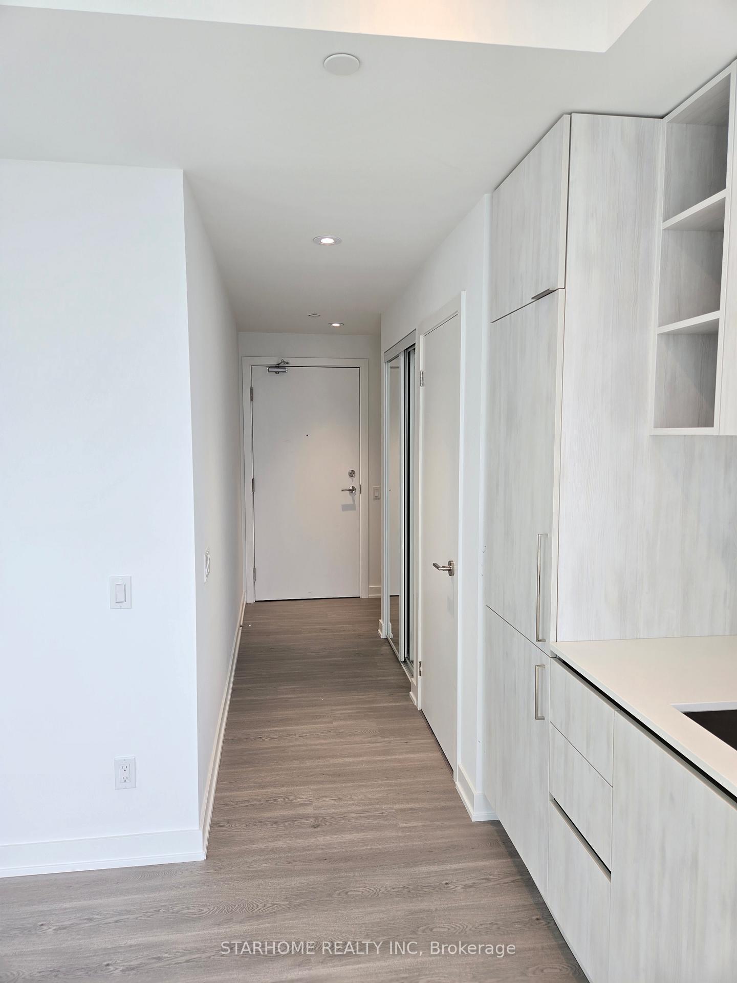 Photo 4 of Unit 4615, 8 Wellesley Street W, Toronto, Bay Street Corridor — HOMEH