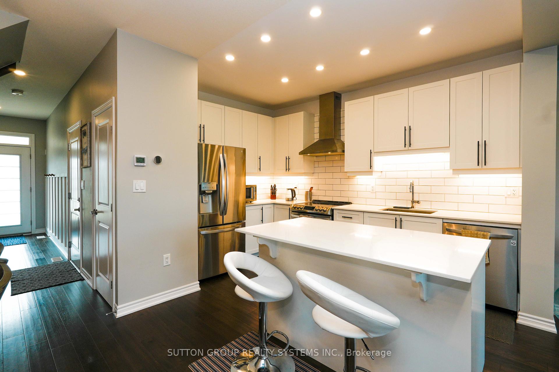 Photo 5 of 4883 Connor Drive, Lincoln, Beamsville — HOMEH