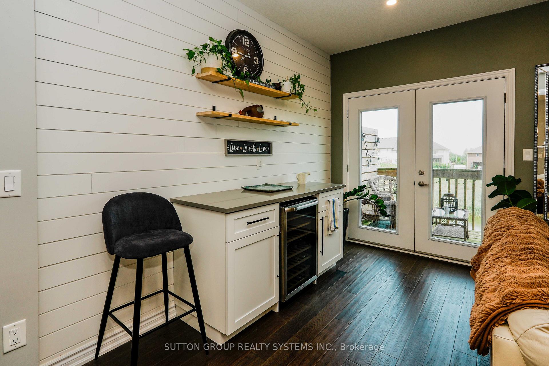Photo 10 of 4883 Connor Drive, Lincoln, Beamsville — HOMEH