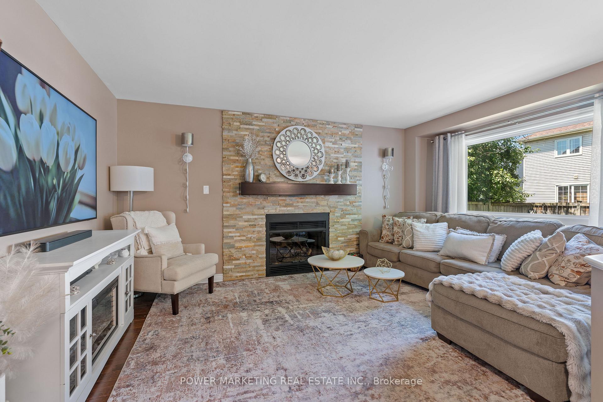 Photo 2 of 770 Beauregard Crescent, Ottawa, Fallingbrook/Ridgemount — HOMEH