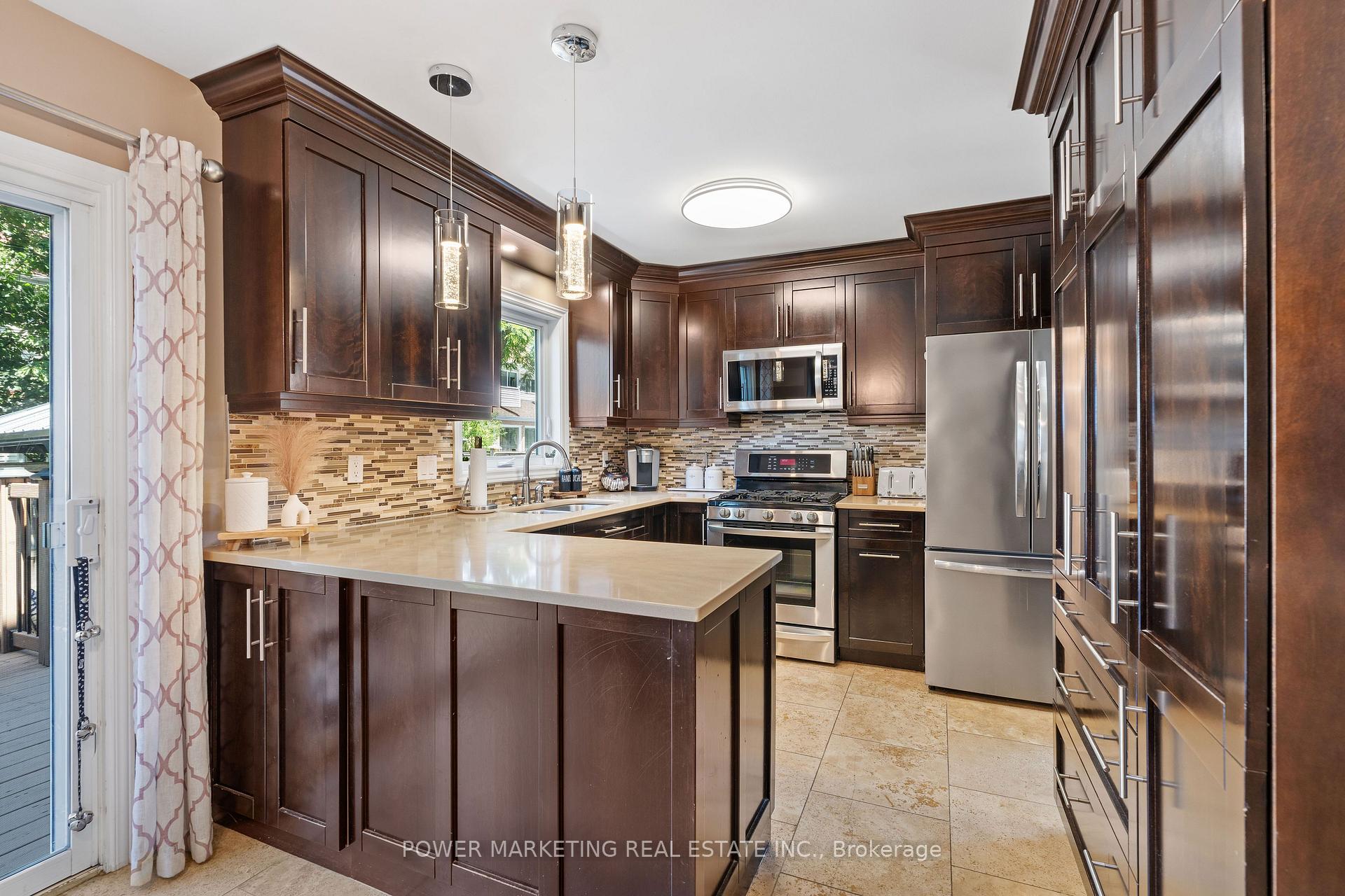 Photo 5 of 770 Beauregard Crescent, Ottawa, Fallingbrook/Ridgemount — HOMEH