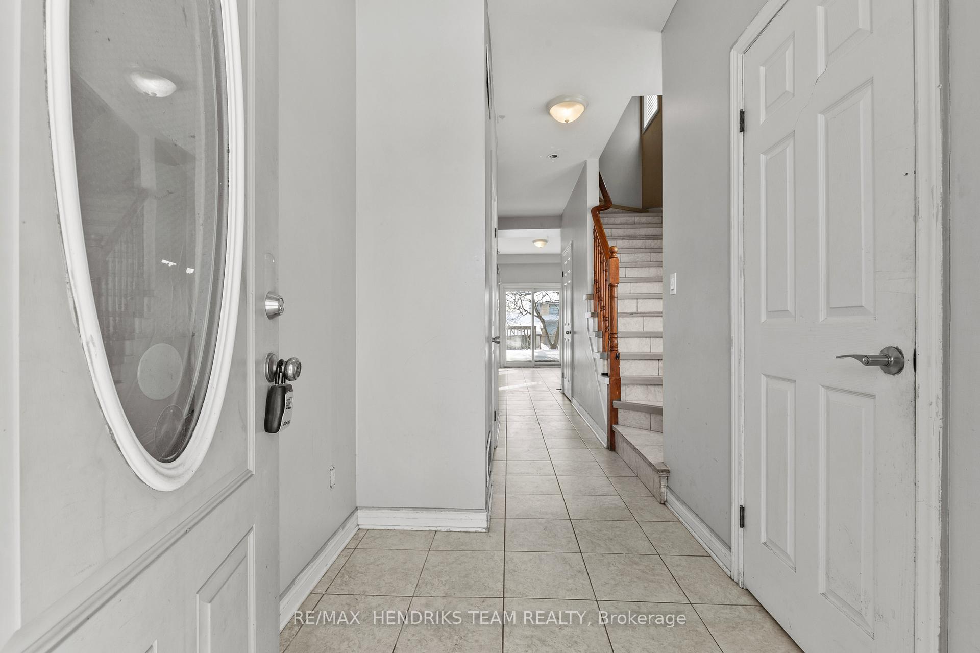 Photo 5 of 2 Townline Road E, Thorold, Thorold Downtown — HOMEH