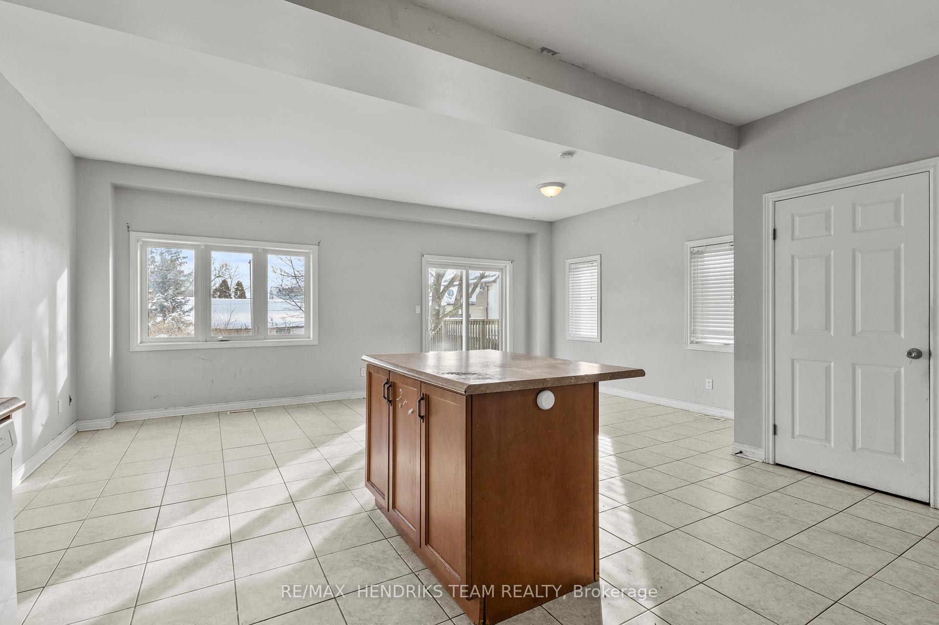 Photo 10 of 2 Townline Road E, Thorold, Thorold Downtown — HOMEH