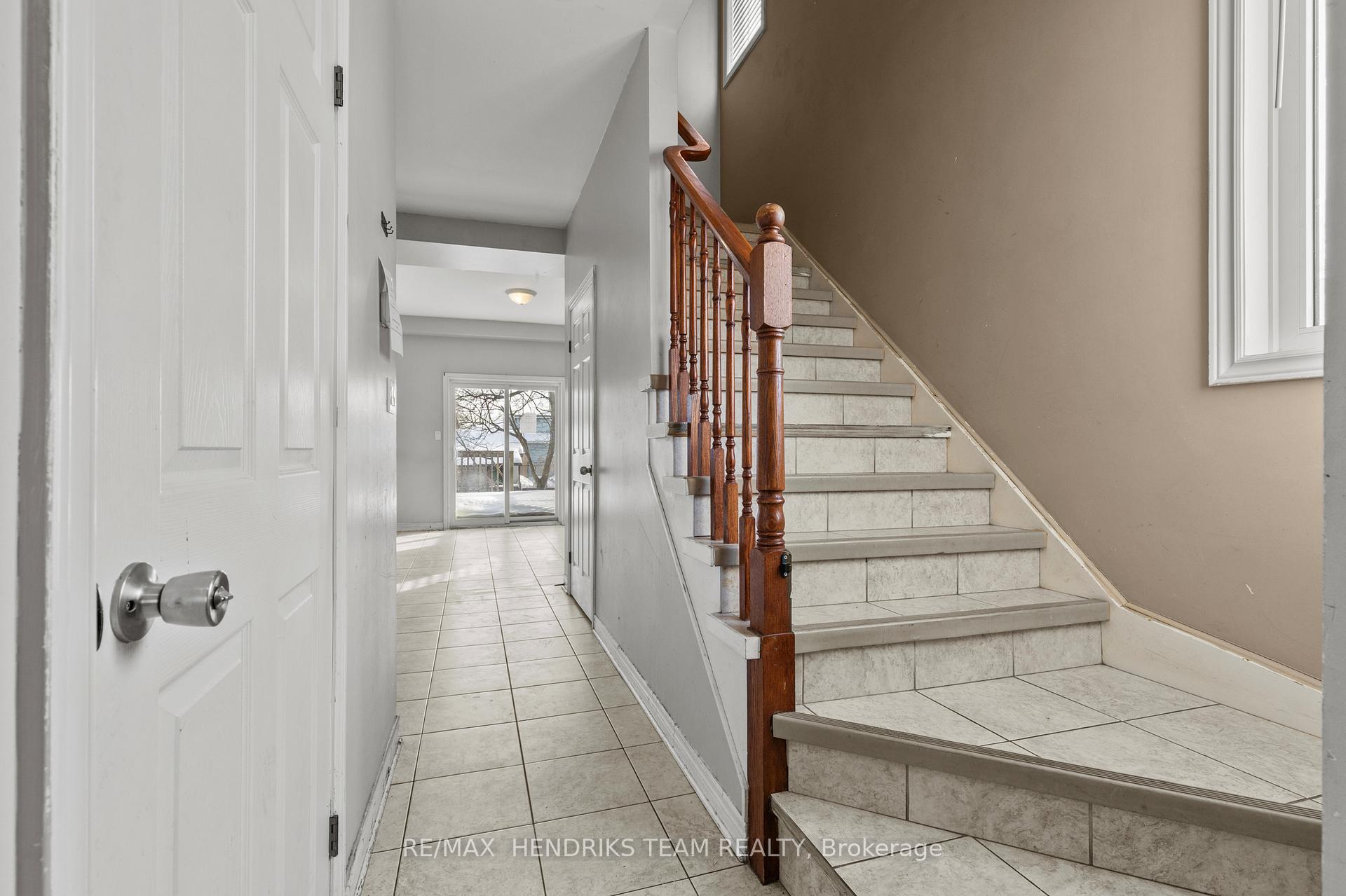 Photo 15 of 2 Townline Road E, Thorold, Thorold Downtown — HOMEH