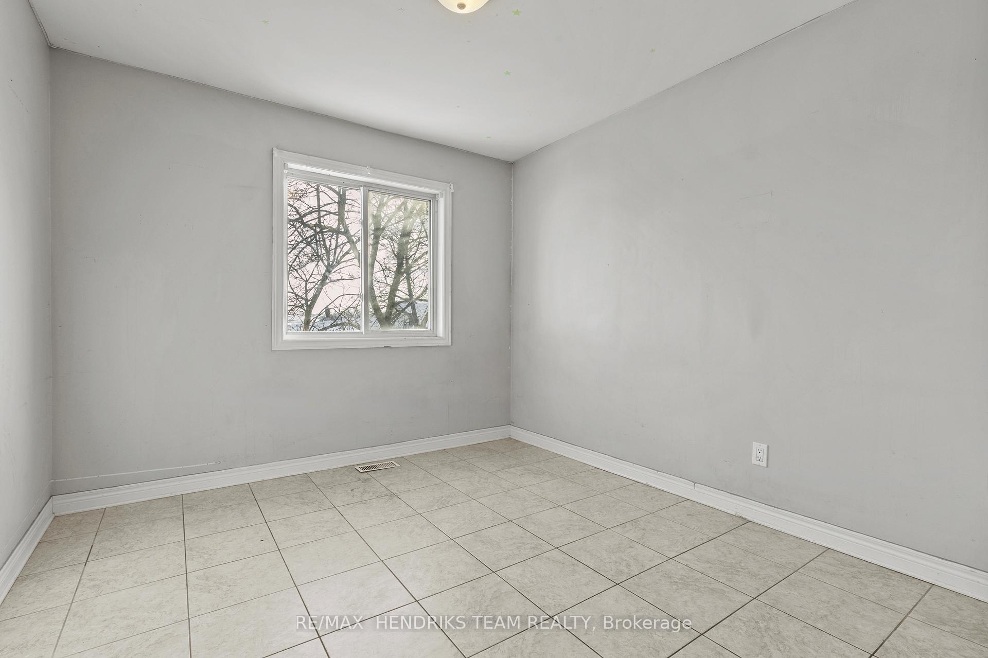 Photo 17 of 2 Townline Road E, Thorold, Thorold Downtown — HOMEH