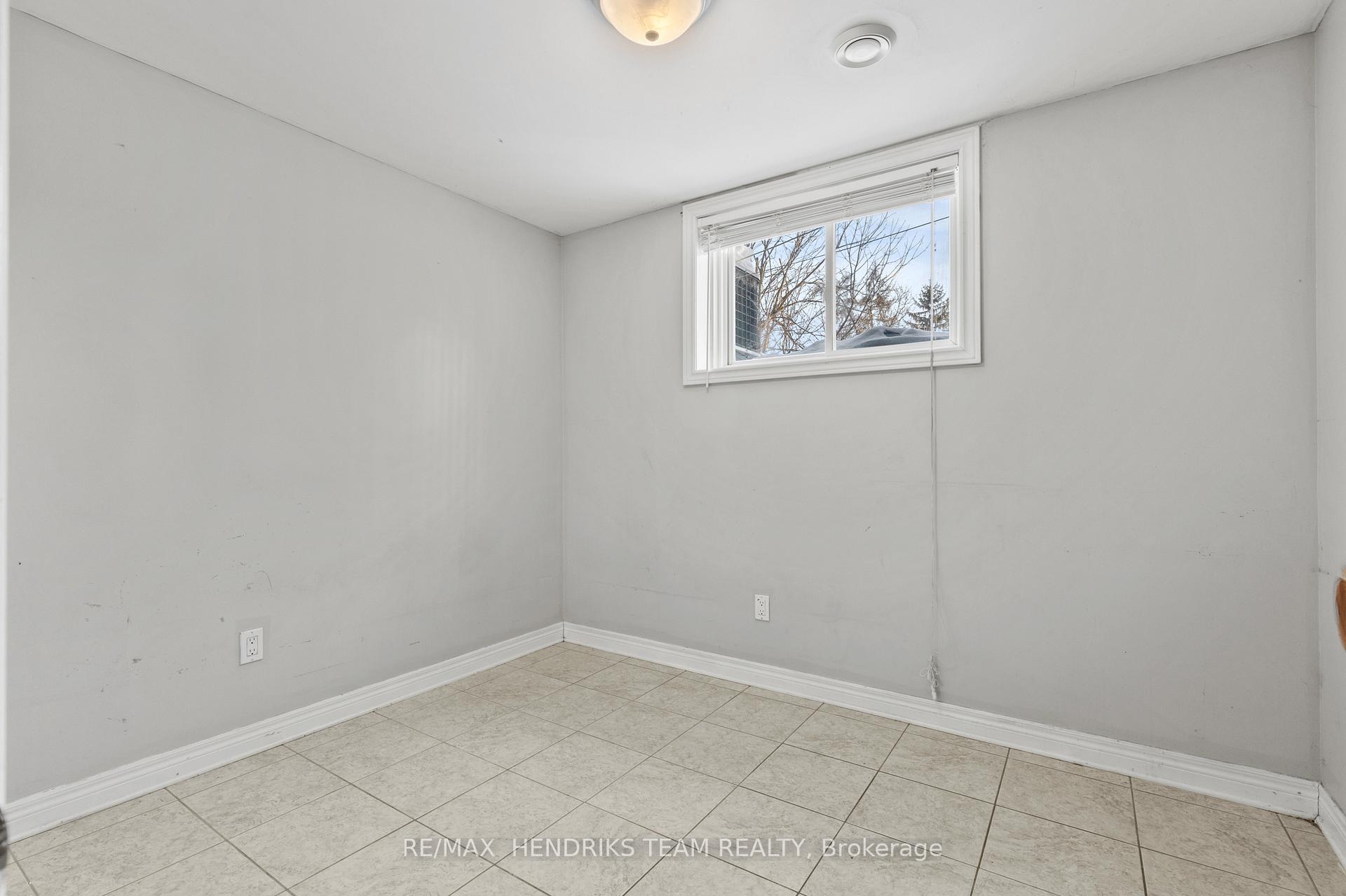 Photo 25 of 2 Townline Road E, Thorold, Thorold Downtown — HOMEH