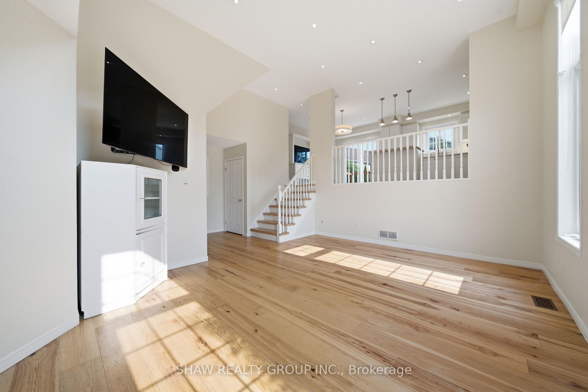 Photo 8 of 610 Violet Street, Waterloo, Columbia Forest/Clair Hills — HOMEH
