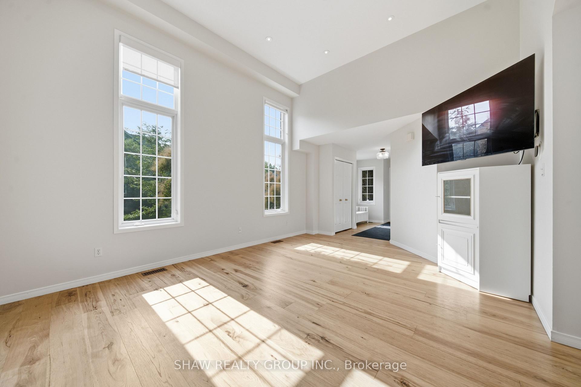 Photo 10 of 610 Violet Street, Waterloo, Columbia Forest/Clair Hills — HOMEH