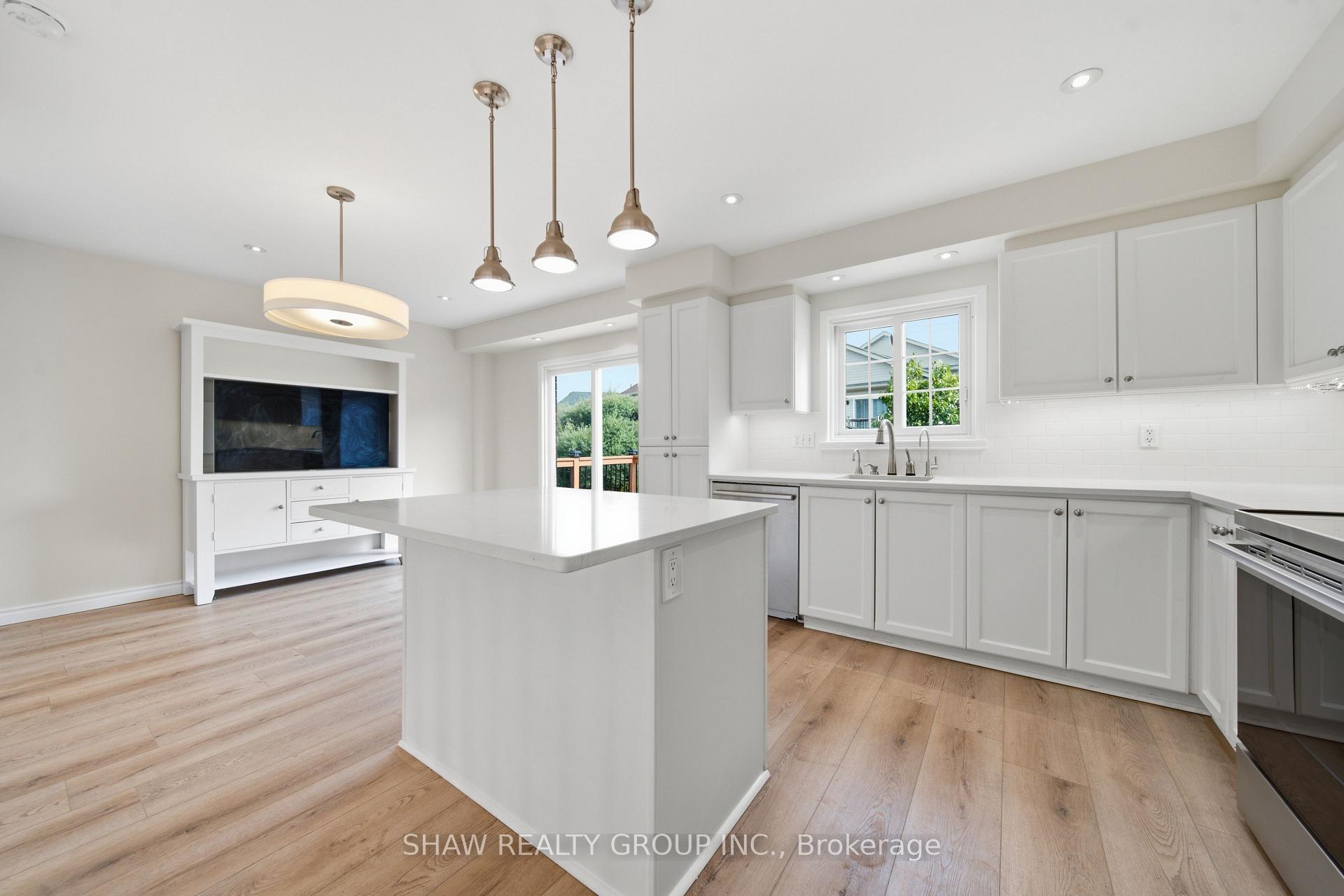 Photo 18 of 610 Violet Street, Waterloo, Columbia Forest/Clair Hills — HOMEH